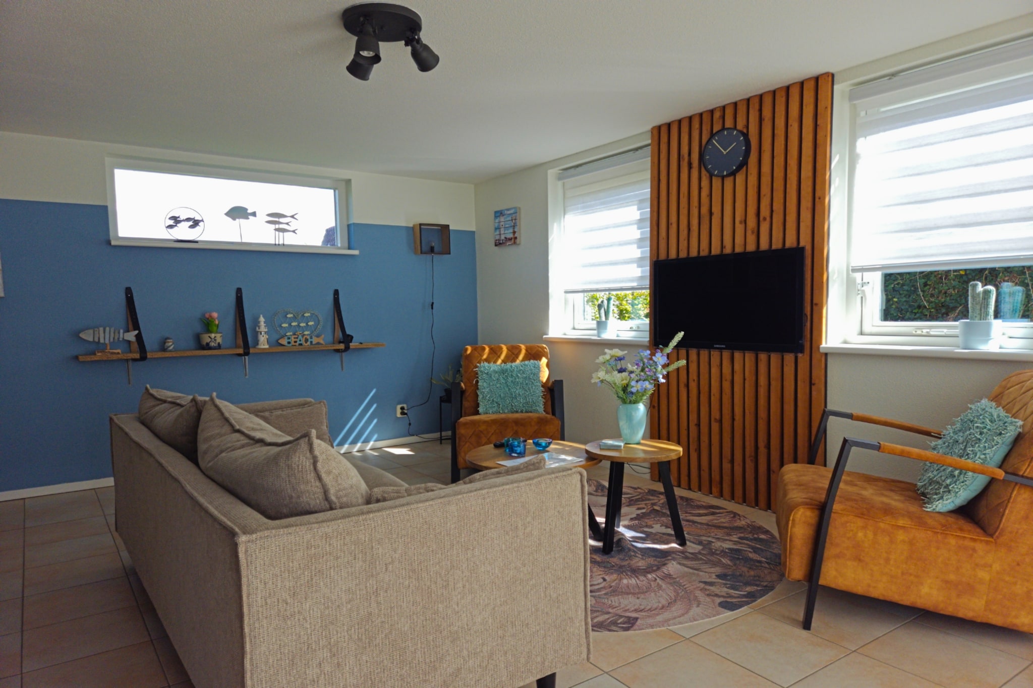 Light, space, and tranquillity on the coast.
Step inside this detached bungalow at Lappennest and experience a world of light, space, and absolute tranquility. This pet-free holiday home for four people is perfect for those seeking a pristine, allergy-friendly environment amid the lush greenery of the Dutch coast. Open the French doors to let in the fresh forest breeze, or curl up on the comfortable sofa after a day at the beach—you'll find a refined and peaceful escape from the hustle and bustle of everyday life.

The interior combines modern comfort with functionality. The bright, open-plan kitchen is fully equipped with a dishwasher and oven, allowing you to cook worry-free. Three bedrooms with box-spring beds ensure a great night's sleep, while practical extras like a separate laundry room with a washer and dryer and a private bicycle storage room make your stay even more comfortable.

Relax outdoors in your private oasis.
The fully enclosed garden offers your own sun terrace, complete with sun loungers, garden furniture, and a barbecue (for a fee). Here you can unwind, enjoy summer dinners, or simply feel the sun on your face.

Situated in a quiet, small-scale park, you'll find yourself in an ideal location between forest and sea. The wide sandy beaches of Noordwijk are just a short walk or bike ride away, while the surrounding countryside invites you to explore endless hiking and cycling trails.

Particulars

1. Recreational use only; business bookings will be cancelled with any cancellation fees
2. The accommodation is located in a holiday park
3. Pets are not allowed
4. The car can be parked at the accommodation