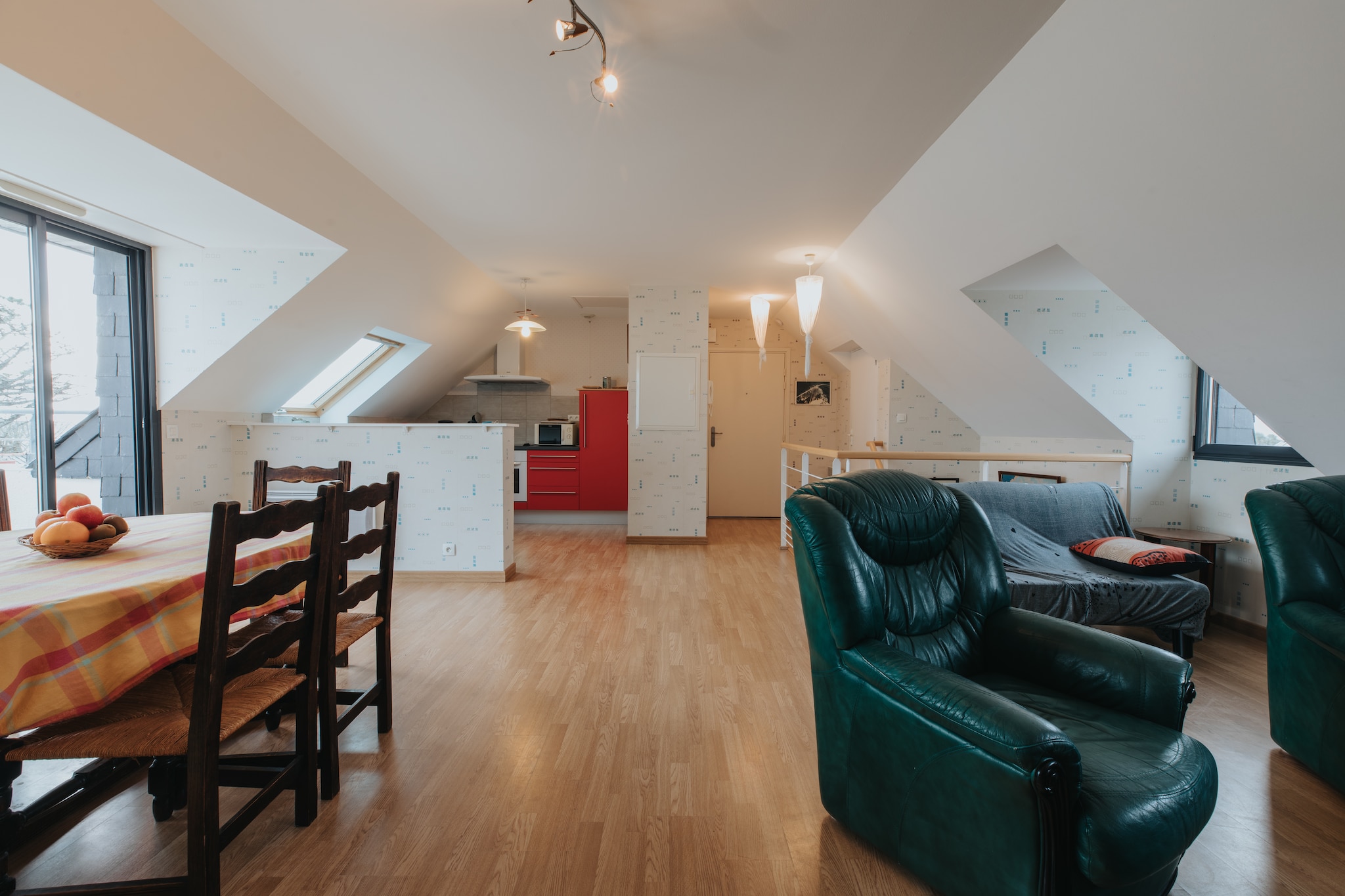 Set along the beautiful French Mediterranean coastline, this bright duplex apartment offers a relaxed seaside escape where sea breezes and coastal views set the tone for a memorable stay. Ideal for couples, families or friends, the property combines the charm of coastal living with easy access to beaches, cafés and scenic waterfront walks, creating a comfortable base for enjoying the rhythm of the Riviera.

Inside, the duplex layout provides a welcoming living and dining space designed for comfort and ease. The living area features comfortable seating and a TV, offering a pleasant place to unwind after a day exploring the coast. A fully equipped kitchen makes preparing meals simple. A separate toilet completes this floor. The sleeping arrangement downstairs includes a double bedroom, along with an additional bedroom with three single beds, while a modern bathroom ensures everyday convenience. Air conditioning and Wi-Fi add comfort and connectivity throughout the stay.

Step outside onto the private terrace, where open sea views create a peaceful setting for slow mornings and sunset evenings. Furnished with outdoor seating, the terrace becomes a natural extension of the living space, perfect for enjoying coffee in the morning sun or unwinding with a drink while watching the changing colours of the Mediterranean horizon.

The surrounding area offers plenty to explore, from nearby beaches ideal for swimming and sunbathing to lively promenades lined with restaurants and cafés. Local markets, scenic coastal trails and charming seaside towns invite relaxed exploration, while larger Riviera destinations within driving distance offer culture, historic landmarks and vibrant waterfront atmospheres.