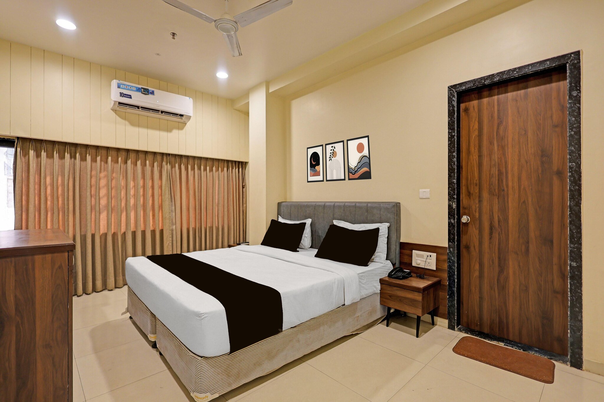 Townhouse Vadodara Railway Station Road