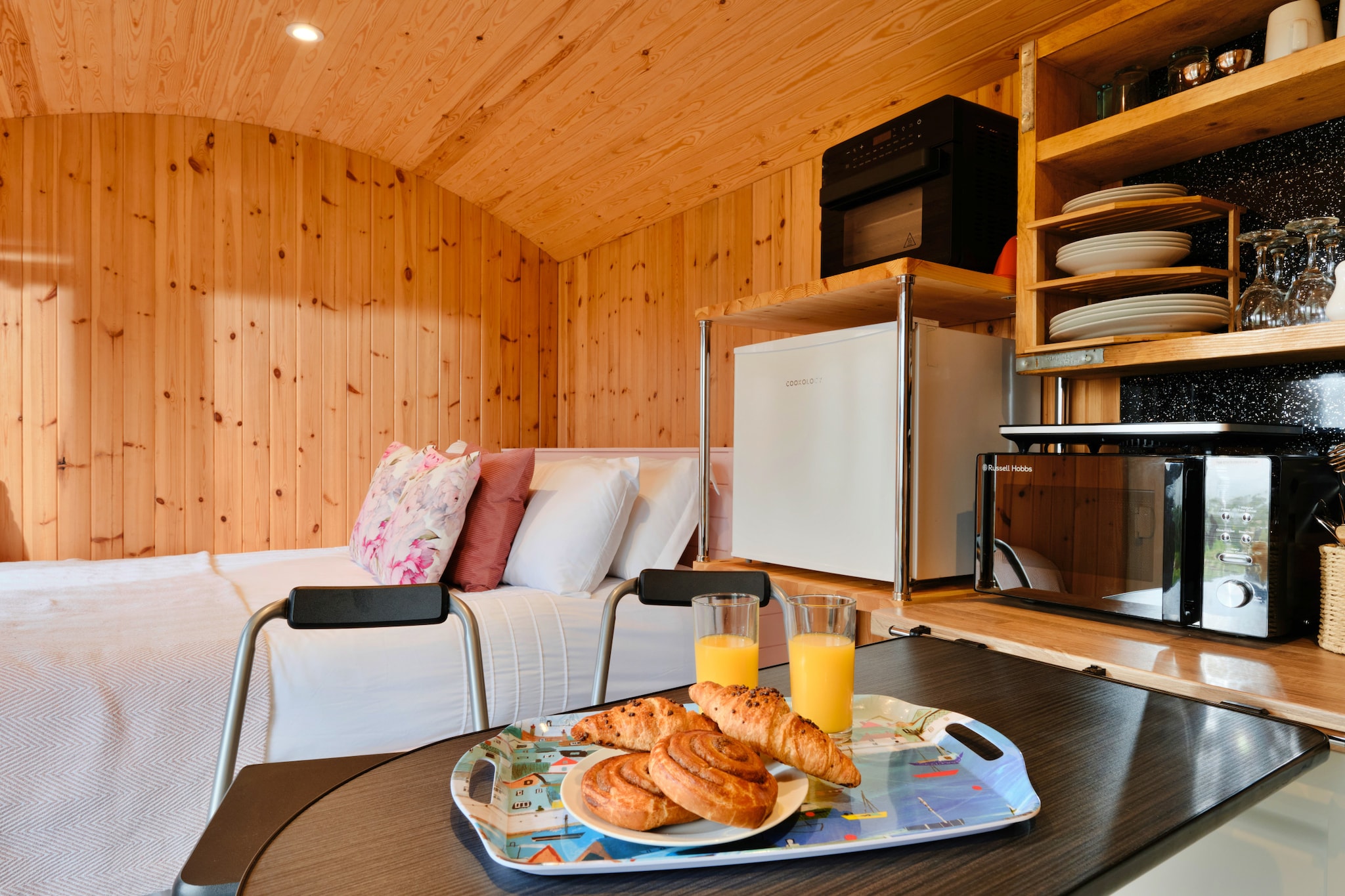 Demelza Shepherd's Hut - Schlafzimmer