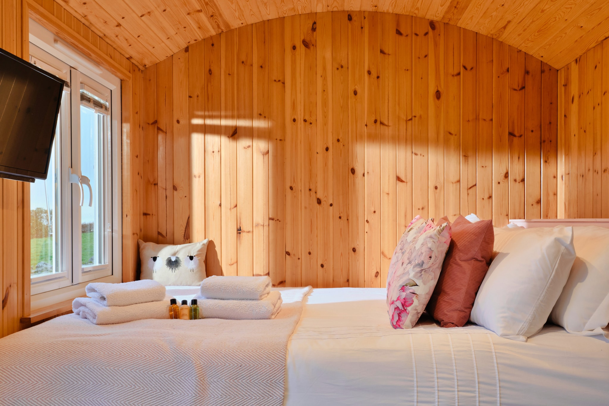 Demelza Shepherd's Hut - Schlafzimmer