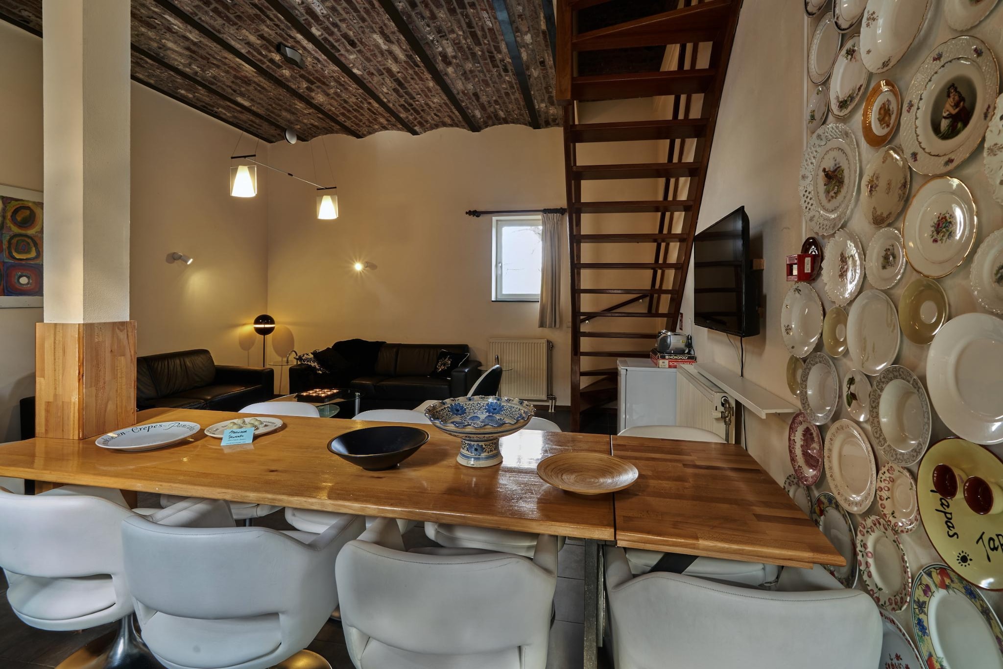 Charming Stay in the Heart of Mesch
Nestled in the tranquil village of Mesch, this warm and welcoming holiday home offers a peaceful retreat in a beautiful countryside setting. The home features a shared garden and a sunny terrace where you can relax after a day of exploration. With cozy interiors, an inviting living area, and a high chair for little ones, itâ€™s an ideal spot for families or groups seeking comfort and simplicity in a scenic location.

Explore Limburgâ€™s Hidden Treasures
Surrounded by lush hills and historical charm, this property places you close to the enchanting Savelsbos forest for hikes and nature walks. Visit Kasteel Eijsden or take a short trip to Maastrichtâ€™s vibrant city center, just 13 km away. For panoramic views, the lookout tower in Mesch is a must-see, and history lovers will enjoy the nearby Prehistoric Flint Mines of Rijckholt and the impressive American Cemetery in Margraten.

Local Flavors and Culinary Delights
Start your mornings with fresh bread from De Lekkerbek bakery in Eijsden. For dining, explore local favorites within a 4 km radius offering regional Limburg dishes. Don't miss out on the culinary gems in Maastricht or even nearby Belgian cities like LiÃ¨ge. Whether you dine out or cook using local ingredients in the open kitchen, you're in for a tasteful treat.

Note: The property does not accommodate cycling clubs.

A utilities & service fee of EUR 128,00 will be required closer to your checkin date. You will receive a separate communication with the payment link. The utilities & service fee ensures a smooth stay and covers any additional services such as cleaning, service charges, consumption, damages or any additional charges incurred during the stay.