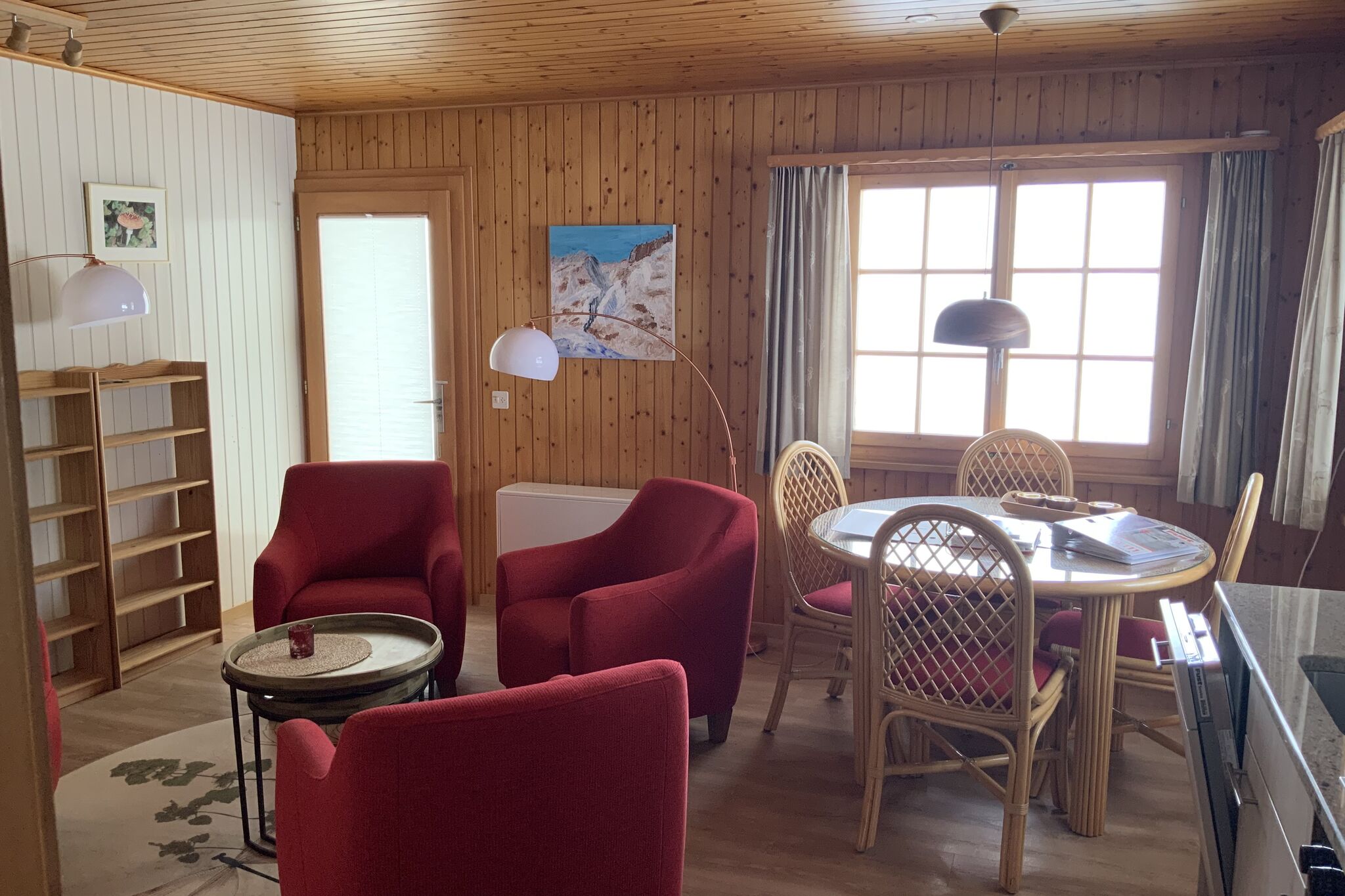 Appartement confortable à Wallis avec terrasse privée pour l'été et l'hiver