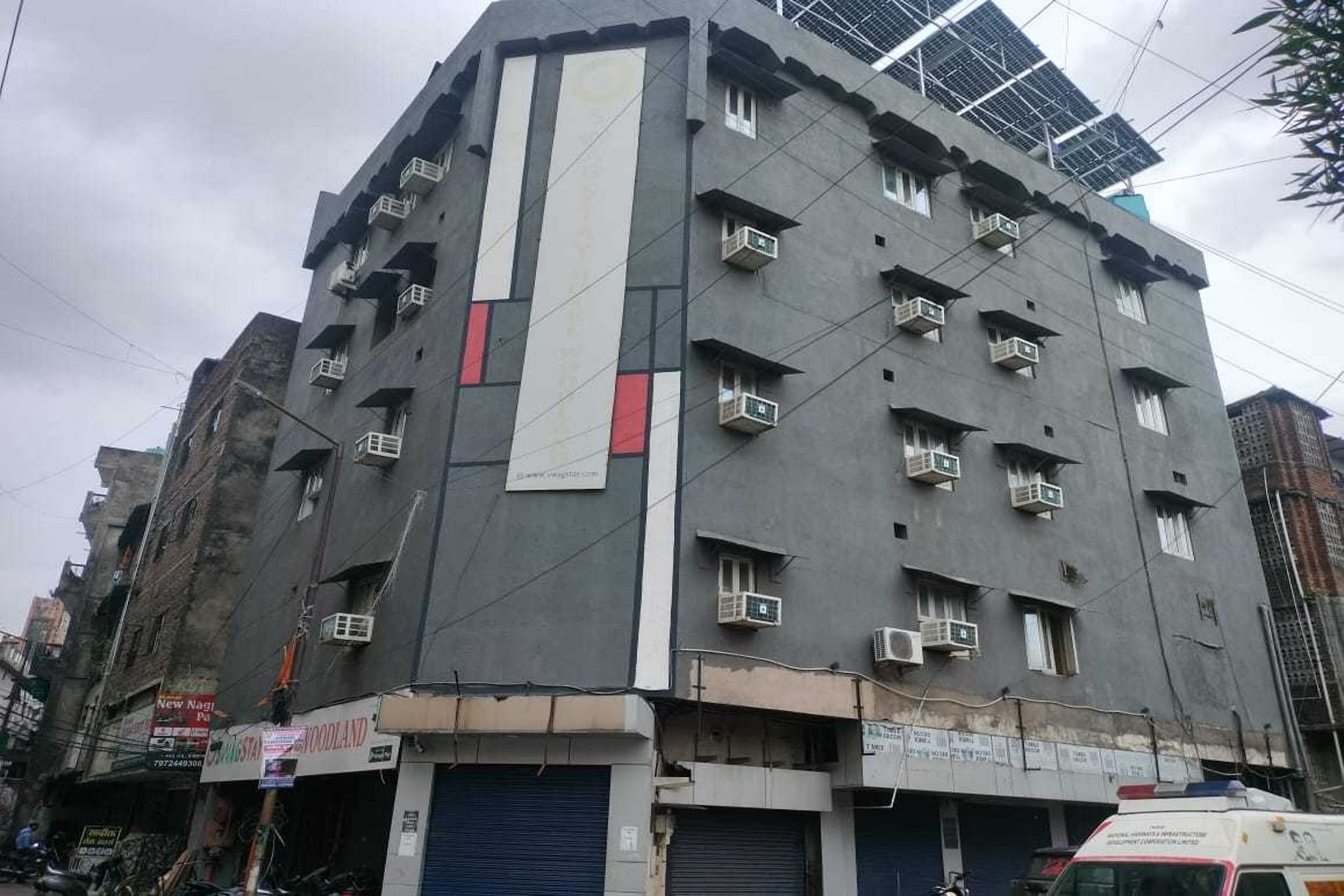 Collection O Chatrapati Shivaji Bus Terminal
