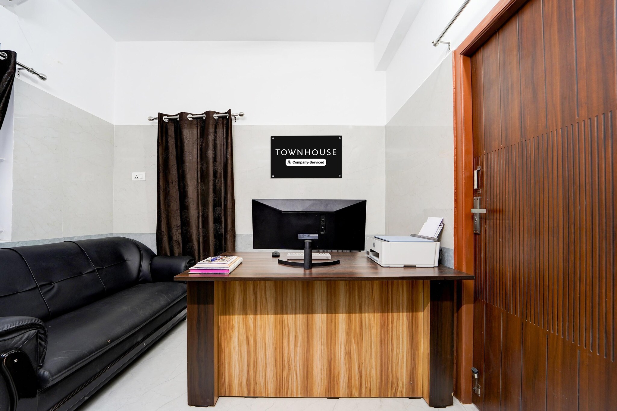 Ground floor: (bedroom(double bed, TV, seating area, air conditioning, telephone, Floor mattress), bathroom(bathtub or shower, shower, washbasin, toilet, Towels incl., shampoo, body soap, hot water))