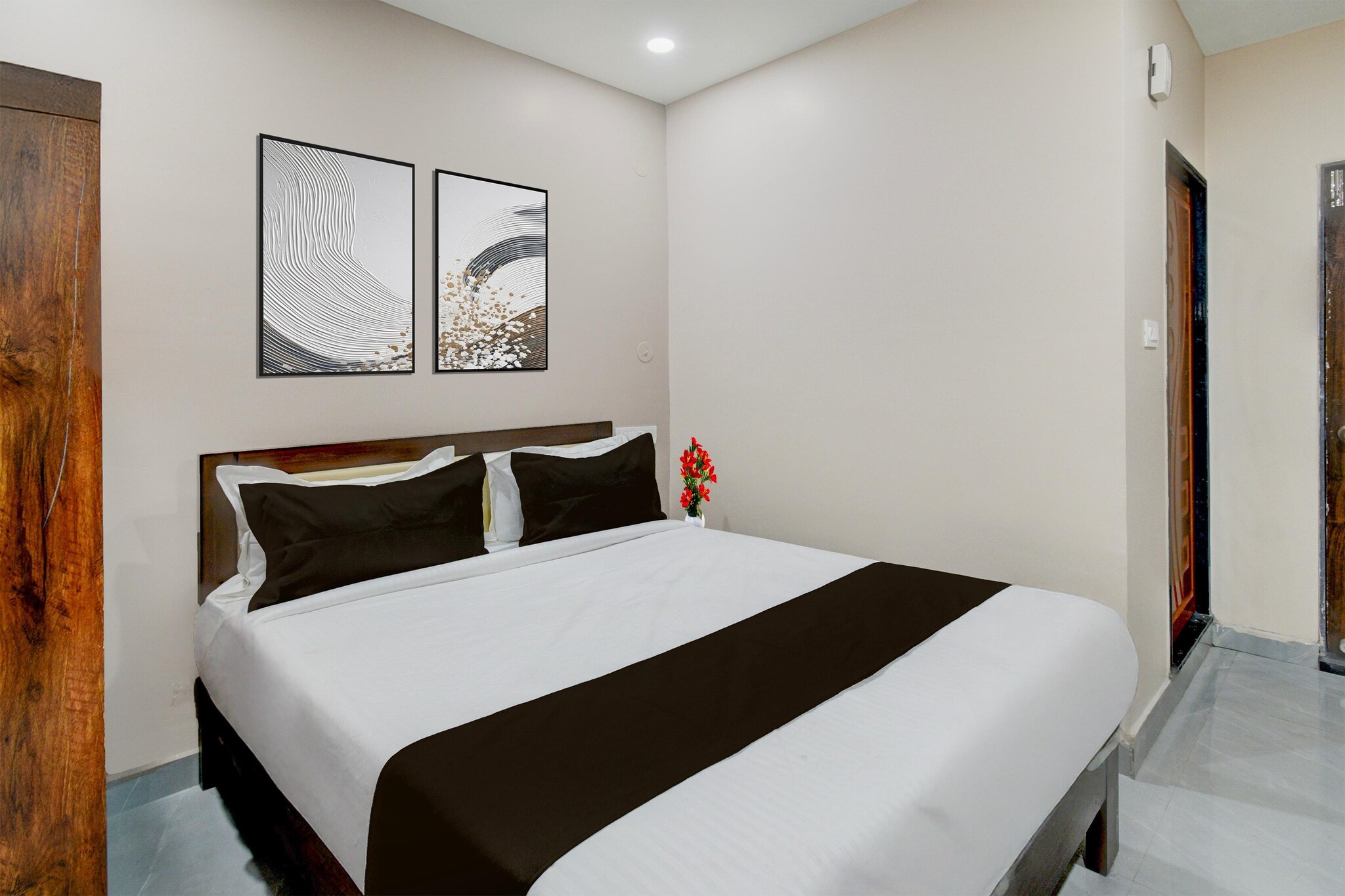 Comfortable Accommodations: Collection O Chaitanyapuri Metro Station Hyderabad in Hyderabad offers family rooms with air-conditioning, private bathrooms, work desks, and seating areas. Each room includes free WiFi, a TV, and free toiletries. Convenient Facilities: Guests benefit from a 24-hour front desk, daily housekeeping service, room service, and luggage storage. Additional amenities include a work desk, seating area, tiled floors, and a wardrobe. Prime Location: Located 22 km from Rajiv Gandhi International Airport, the hotel is near Charminar (9 km), Mecca Masjid (9 km), and Chowmahalla Palace (9 km). Other attractions include Snow World (12 km) and Hussain Sagar Lake (14 km).
Unmarried couples are warmly welcome at this property.
Guests with local ID proof are warmly welcome.
Foreign guests are welcome and allowed to stay at this property without any restrictions
Early Check-In Policy: A full day’s room rate will be charged for check-ins before 6:00 AM. Complimentary early check-in is available between 6:00 AM and 10:00 AM, subject to room availability.
Check-in is only available to guests aged 18 and above. Please provide a government-issued ID to confirm your age.