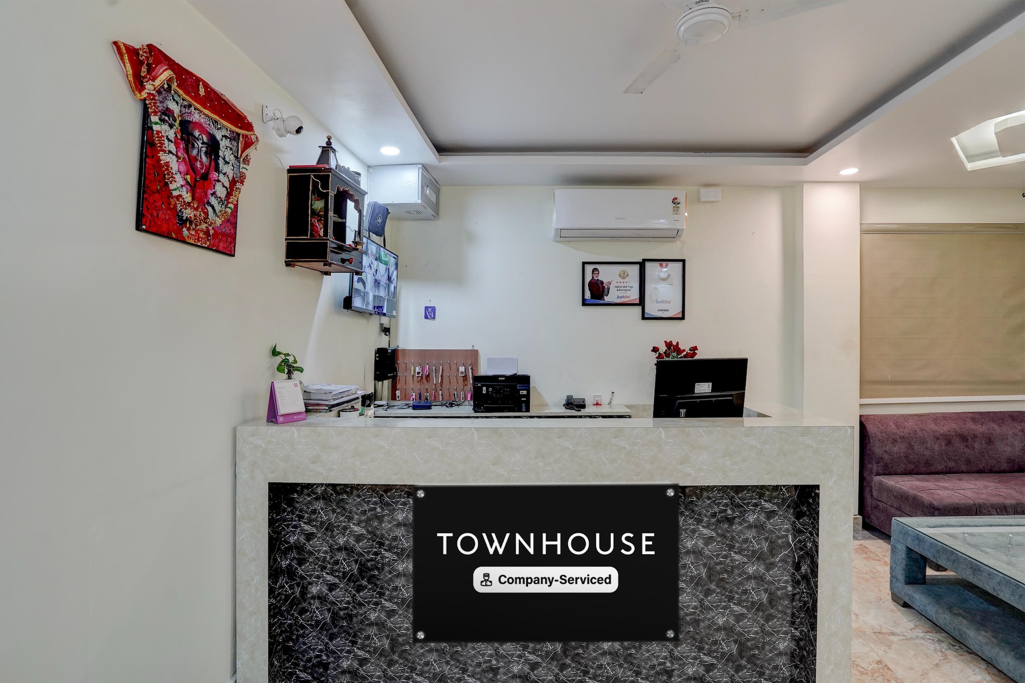 Ground floor: (bedroom(double bed, TV, seating area, air conditioning, telephone, Floor mattress), bathroom(bathtub or shower, shower, washbasin, toilet, Towels incl., shampoo, body soap, hot water), lift)