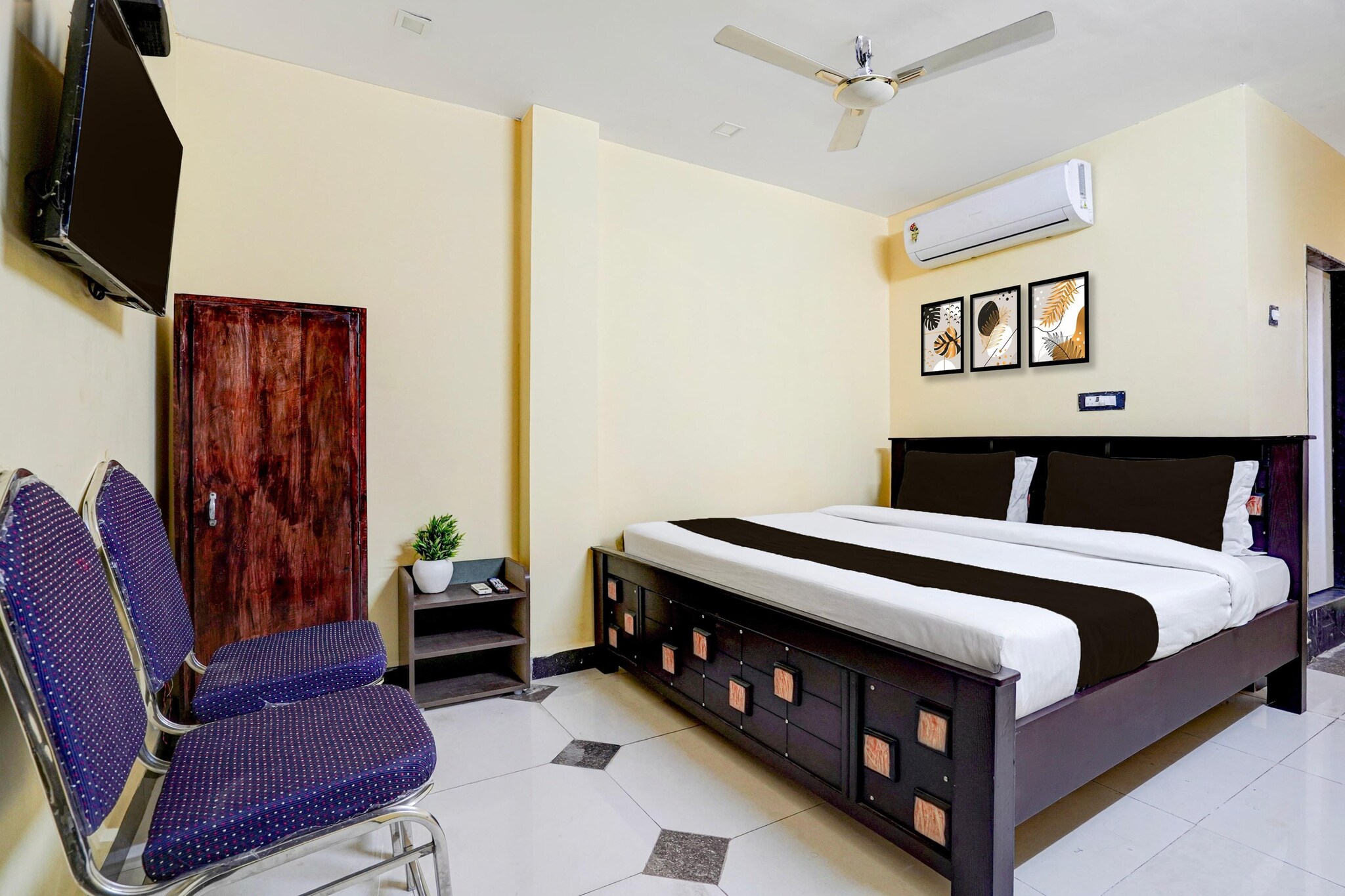 Comfortable Accommodations: Hotel O Annavaram Formerly Akshaya Lodge in Annavaram offers family rooms with air-conditioning, private bathrooms, and free WiFi. Each room includes a work desk, seating area, TV, and free toiletries. Convenient Facilities: Guests benefit from a lift, 24-hour front desk, daily housekeeping service, room service, and luggage storage. The hotel provides free toiletries, bath or shower, TV, tiled floors, and wardrobes. Location and Access: Located 80 km from Rajahmundry Airport, the hotel is situated on Annavaram Town Road. English and Hindi are spoken at the property.
Unmarried couples are warmly welcome at this property.
Guests with local ID proof are warmly welcome.
Foreign guests are welcome and allowed to stay at this property without any restrictions
Early Check-In Policy: A full day’s room rate will be charged for check-ins before 6:00 AM. Complimentary early check-in is available between 6:00 AM and 10:00 AM, subject to room availability.
Check-in is only available to guests aged 18 and above. Please provide a government-issued ID to confirm your age.