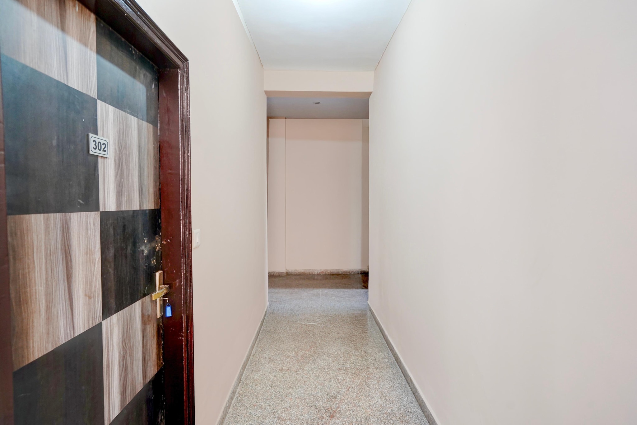 Ground floor: (bedroom(double bed, TV, seating area, air conditioning, telephone, Floor mattress), bathroom(bathtub or shower, shower, washbasin, toilet, Towels incl., shampoo, body soap, hot water), lift)