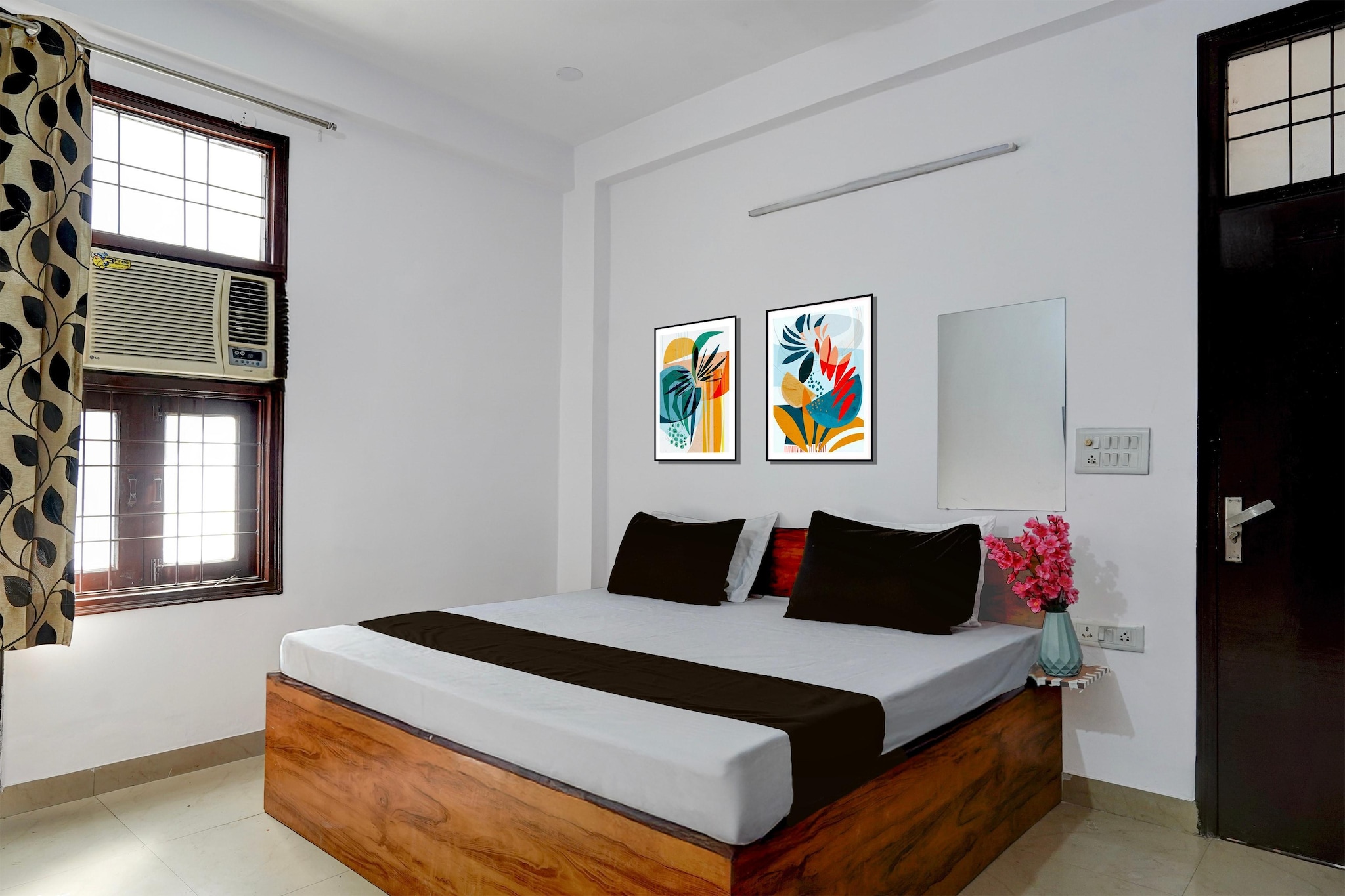 Comfortable Accommodations: Hotel O Sector 23 Udyog Vihar in Gurgaon offers family rooms with air-conditioning, private bathrooms, work desks, and seating areas. Each room includes free toiletries, a bath or shower, TV, and tiled floors. Essential Facilities: Guests enjoy free WiFi, a lift, 24-hour front desk, daily housekeeping service, room service, and luggage storage. Additional amenities include a work desk, seating area, TV, and wardrobe. Convenient Location: Located 7 km from Delhi International Airport, the hotel is near MG Road (8 km), WorldMark Gurgaon (17 km), and Qutub Minar (20 km). Other attractions include Rashtrapati Bhavan and India Gate, each 27 km away.
Unmarried couples are warmly welcome at this property.
Guests with local ID proof are warmly welcome.
Early Check-In Policy: A full day’s room rate will be charged for check-ins before 6:00 AM. Complimentary early check-in is available between 6:00 AM and 10:00 AM, subject to room availability.
Check-in is only available to guests aged 18 and above. Please provide a government-issued ID to confirm your age.