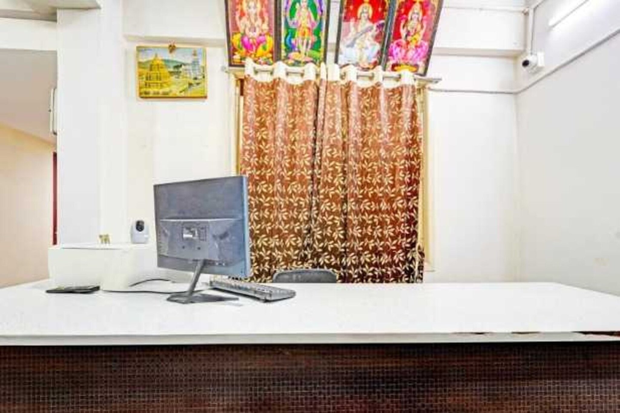 Ground floor: (bedroom(double bed, TV, seating area, air conditioning, telephone, Floor mattress), bathroom(bathtub or shower, shower, washbasin, toilet, Towels incl., shampoo, body soap, hot water))