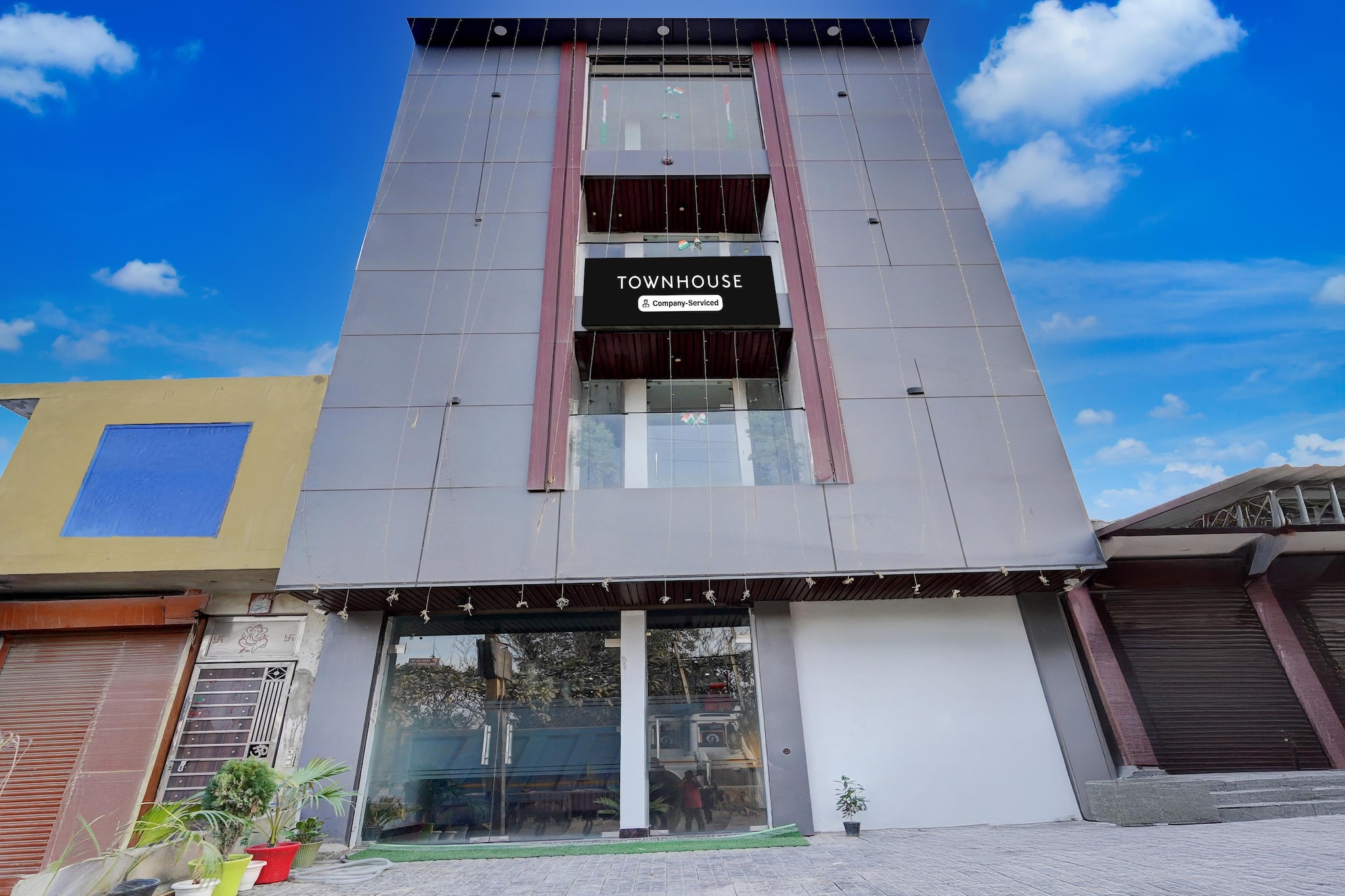 OYO 842697 Townhouse Bhondsi