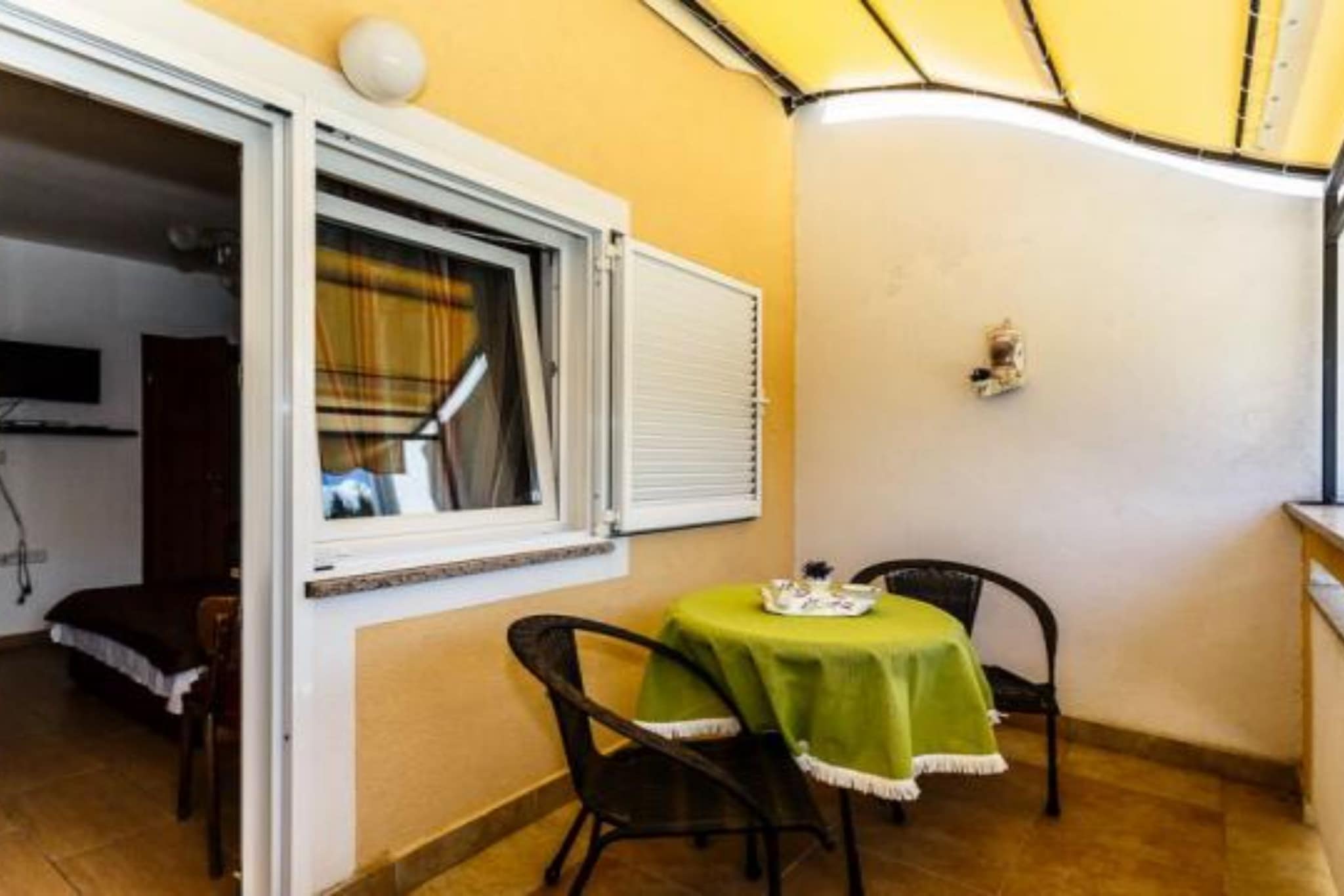Family Apartmani Sara Malinska - Double Room S1  53048 - Terrace balcony