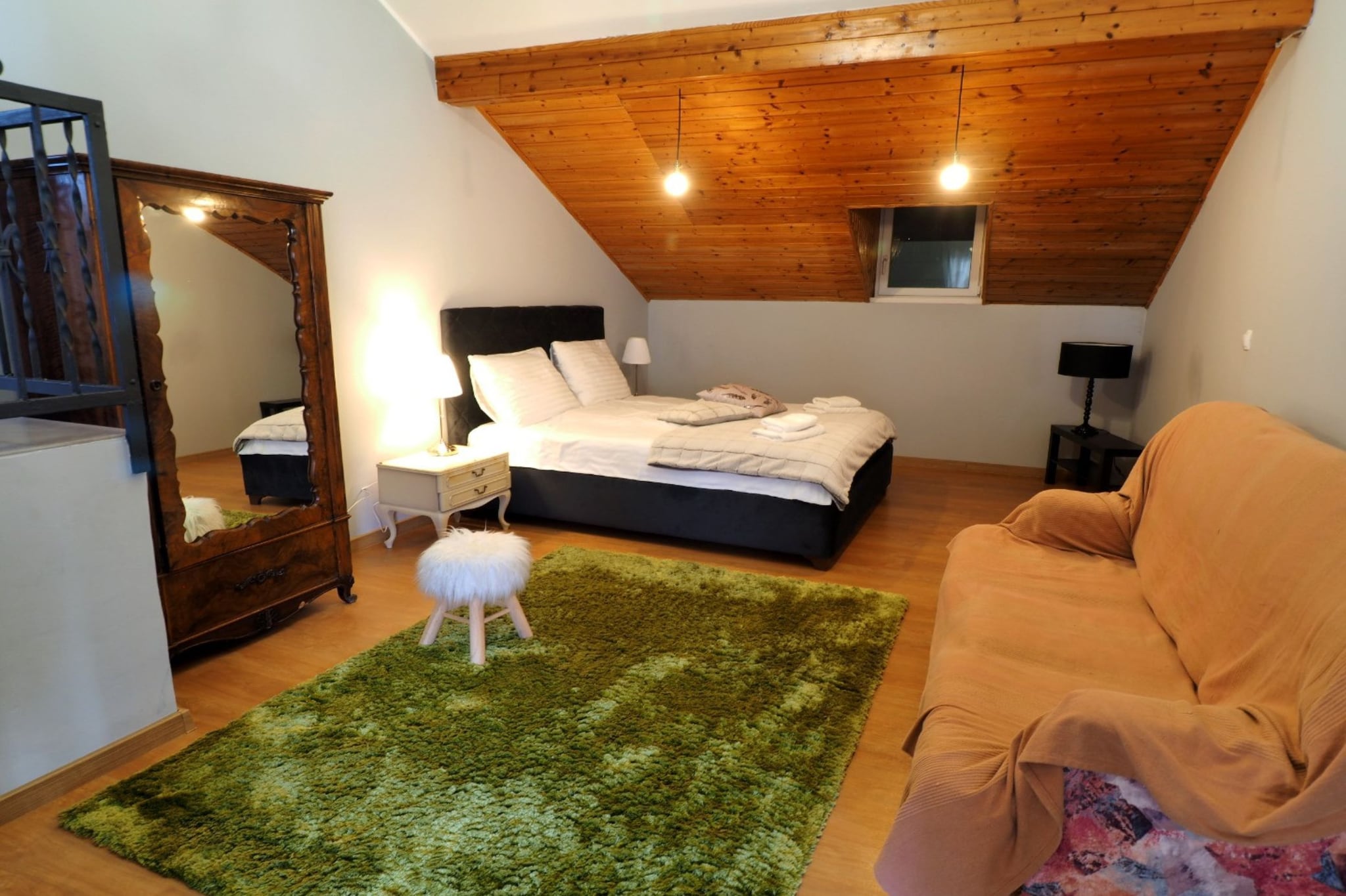 Apartments & Rooms Latin - Two Bedroom Apartment with  Balcony and Garden View - Bedroom