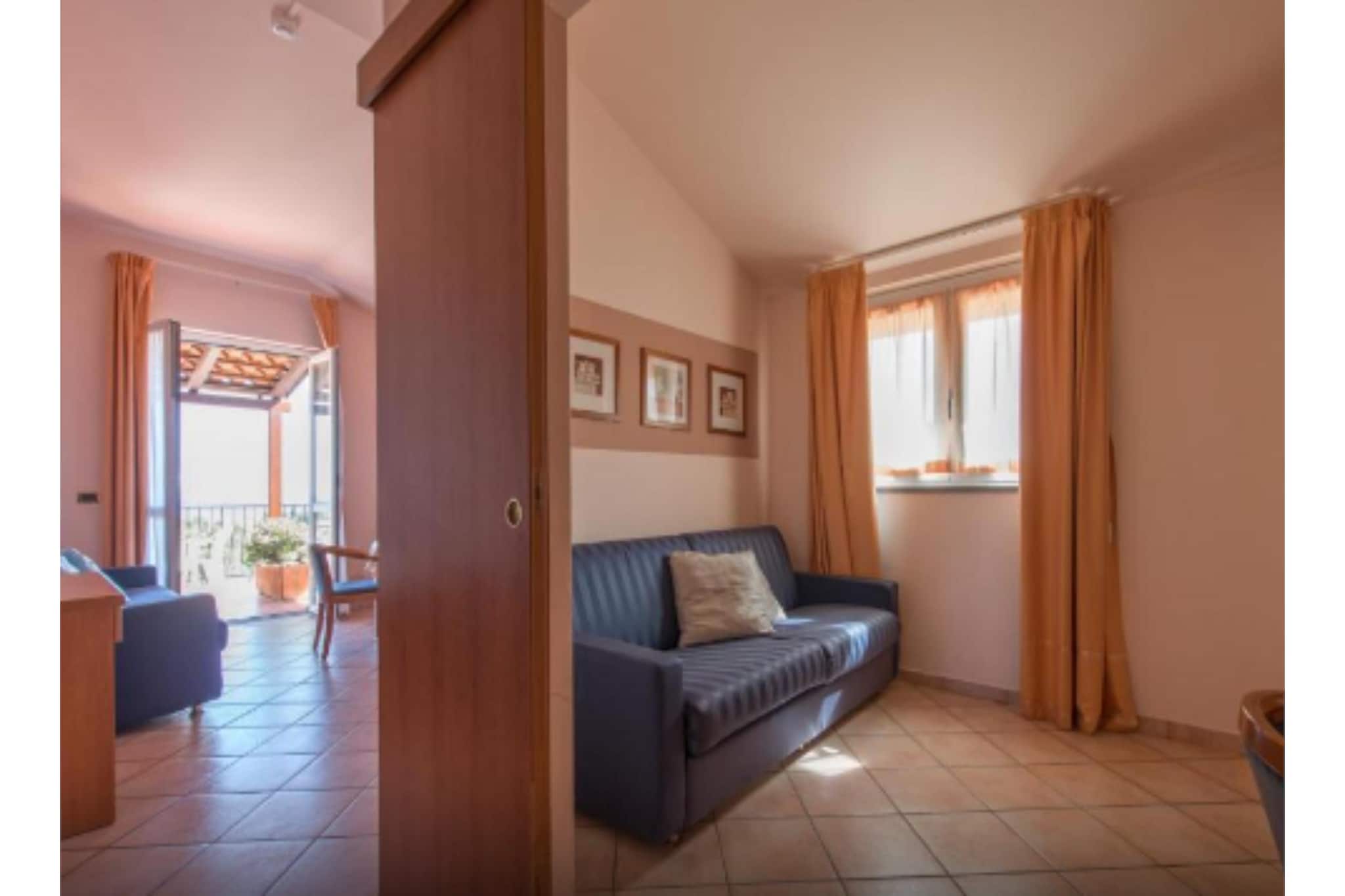 Residence Loano - TWO-ROOM APARTMENT 4 PAX BALCONY B4B-Living room
