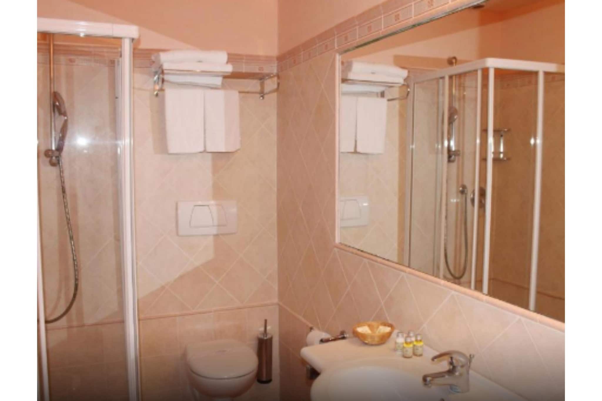 Residence Loano - TWO-ROOM APARTMENT 4 PAX BALCONY B4B-Bathroom