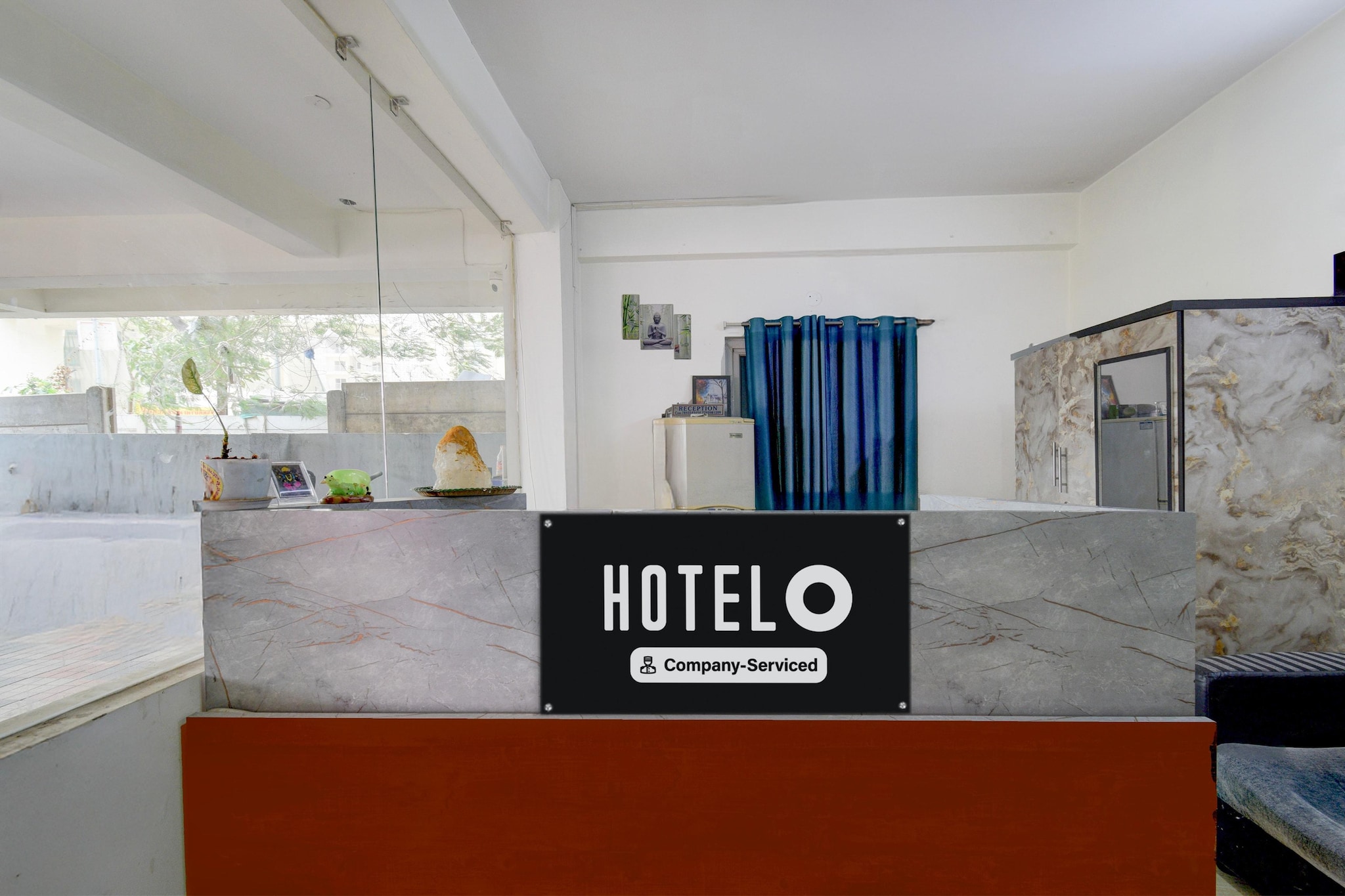 Ground floor: (bedroom(double bed, TV, seating area, air conditioning, telephone, Floor mattress), bathroom(bathtub or shower, shower, washbasin, toilet, Towels incl., shampoo, body soap, hot water), lift)