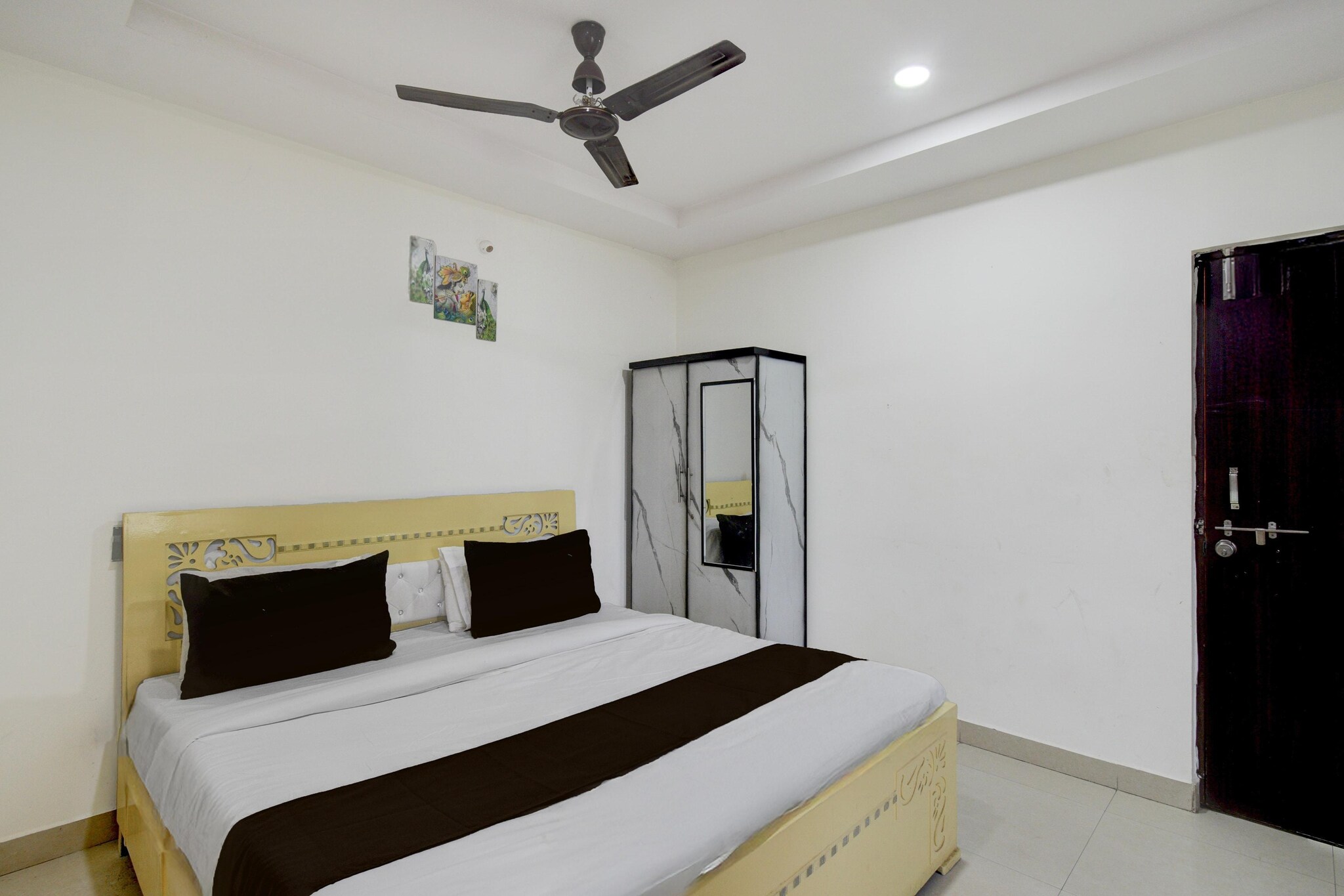 Enjoy a comfortable and hassle-free experience at our thoughtfully designed property. Each room is equipped with modern amenities, cozy bedding, and elegant decor to make you feel right at home. Located conveniently with easy access to public transport and major attractions, it's perfect for both business and leisure travelers. Cleanliness and guest comfort are our top priorities, and our team is available 24/7 to assist you throughout your stay.
 
Unmarried couples are warmly welcome at this property.
Guests with local ID proof are warmly welcome.
Foreign guests are welcome and allowed to stay at this property without any restrictions
Early Check-In Policy: A full day’s room rate will be charged for check-ins before 6:00 AM. Complimentary early check-in is available between 6:00 AM and 10:00 AM, subject to room availability.
 
Check-in is only available to guests aged 18 and above. Please provide a government-issued ID to confirm your age.