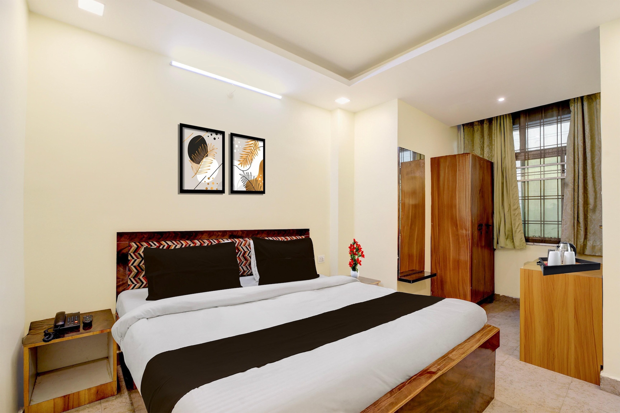 Comfortable Accommodations: Collection O Ayodhya Ring Road Bhopal in Bhopal offers family rooms with air-conditioning, private bathrooms, work desks, and free WiFi. Each room includes a TV, wardrobe, and tiled floors.

Convenient Facilities: Guests enjoy a lounge, lift, 24-hour front desk, daily housekeeping, room service, meeting rooms, and luggage storage. Free on-site parking is available.

Prime Location: Located 14 km from Raja Bhoj Airport, the hotel is 8 km from Habibganj Station, 11 km from Museum of Man, 12 km from Van Vihar National Park, and 17 km from Kanha Fun City.

Unmarried couples are warmly welcome at this property.
Guests with local ID proof are warmly welcome.
Complimentary early check-in – Subject to availability.