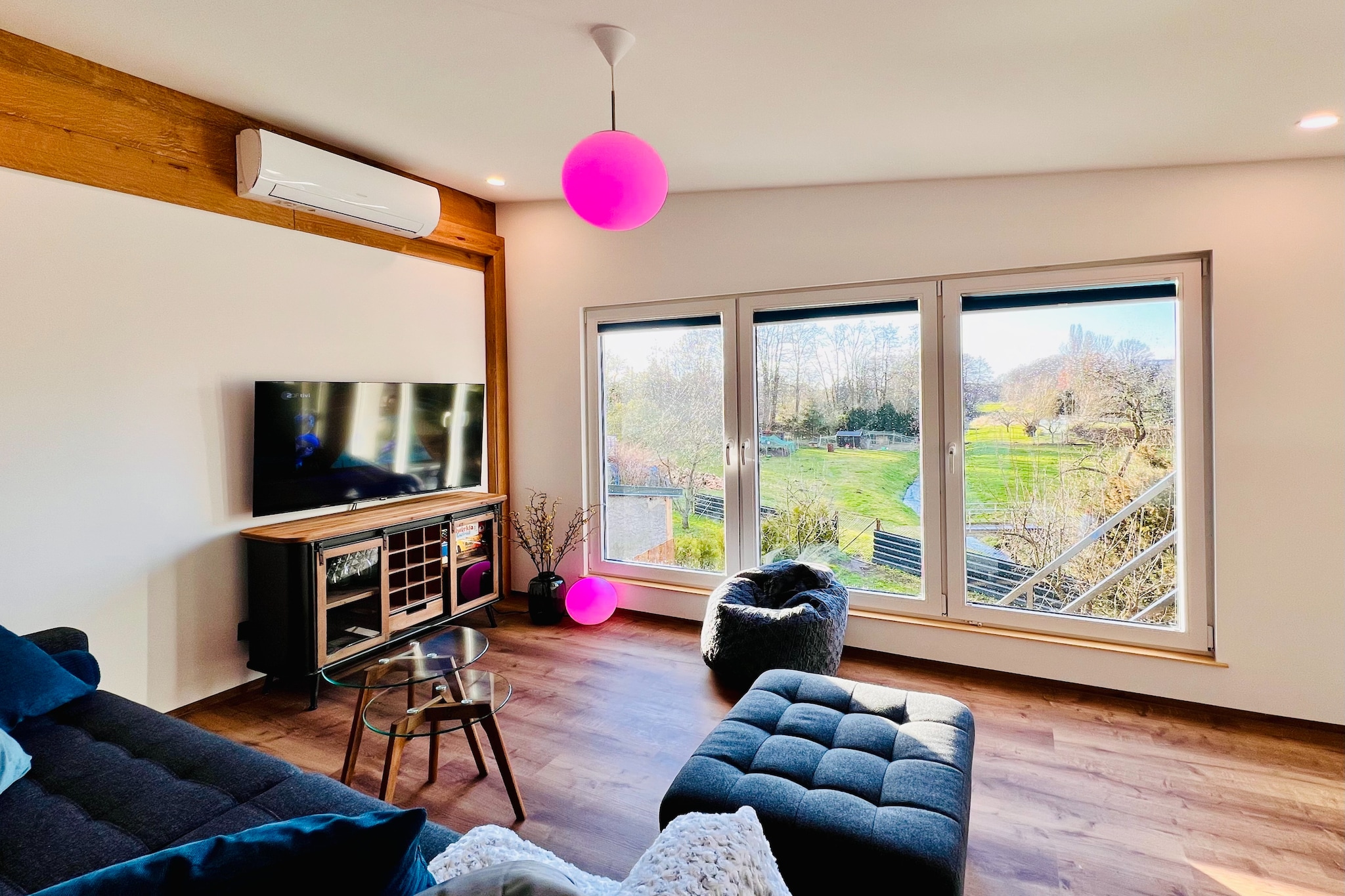 On the 1st floor: (open kitchen(hob(4 ring stoves, induction), electric kettle, toaster, coffee machine, oven, microwave, dishwasher, fridge(+ freezer)), Living/diningroom(double sofa bed(140 x 200 cm), TV(flatscreen, smart TV), dining table, radio), bedroom(double bed(180 x 200 cm)), bathroom(shower, washbasin, toilet))\n\nheating(gas, through air conditioning), air conditioning, terrace, garden furniture, BBQ, parking, Towels/Sheets (Incl.)