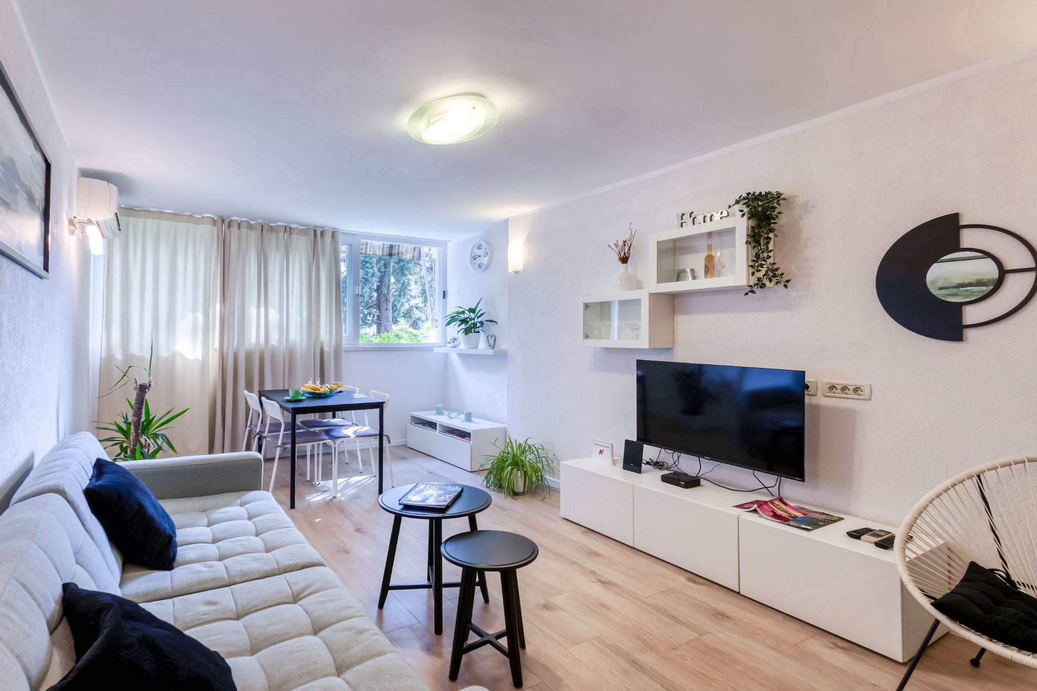 Apartment Promenada - OneBedroom Apartment with parking - Woonkamer