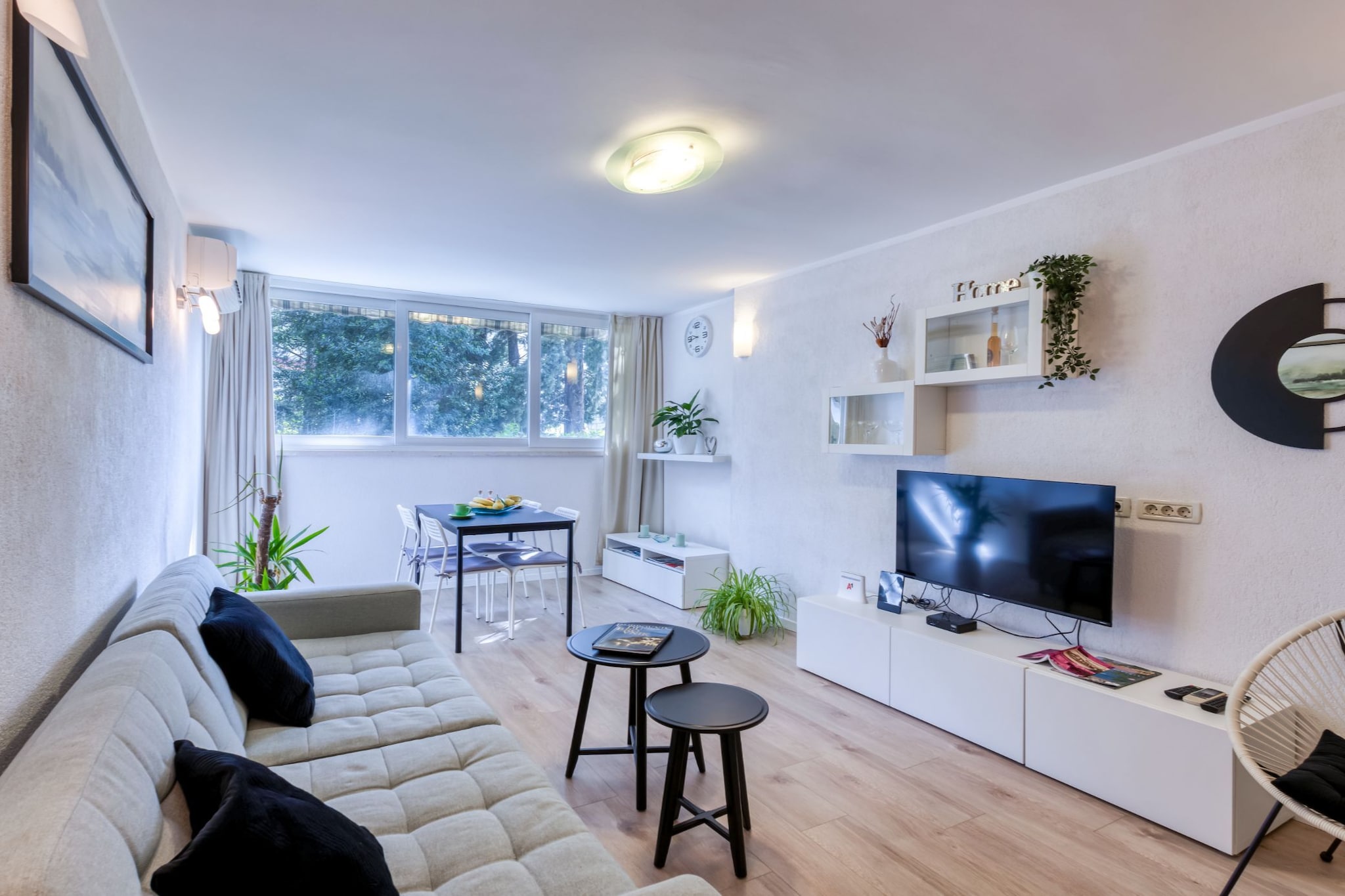 Apartment Promenada - OneBedroom Apartment with parking - Woonkamer