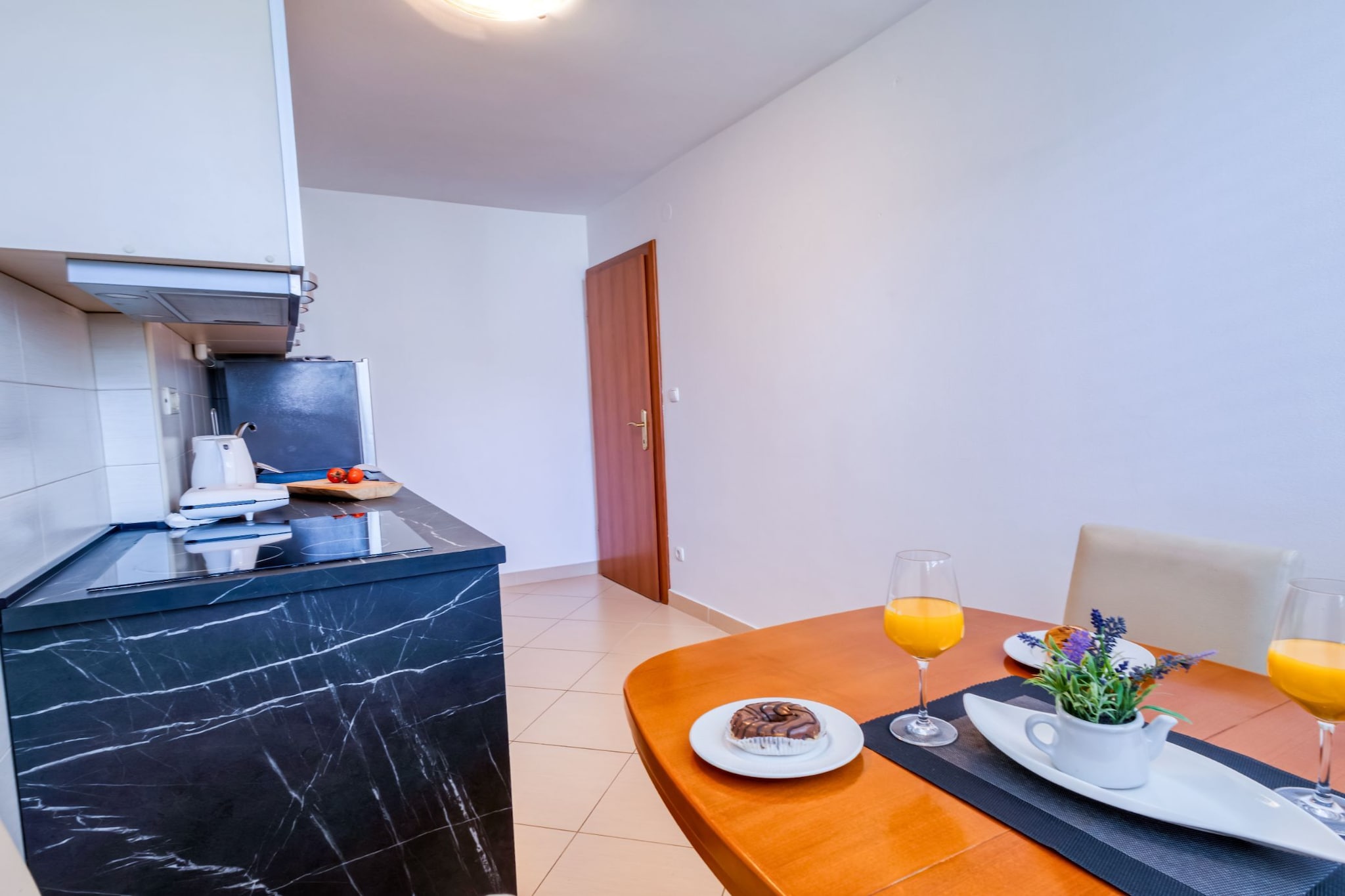 Apartment Promenada - OneBedroom Apartment with parking - Eetkamer