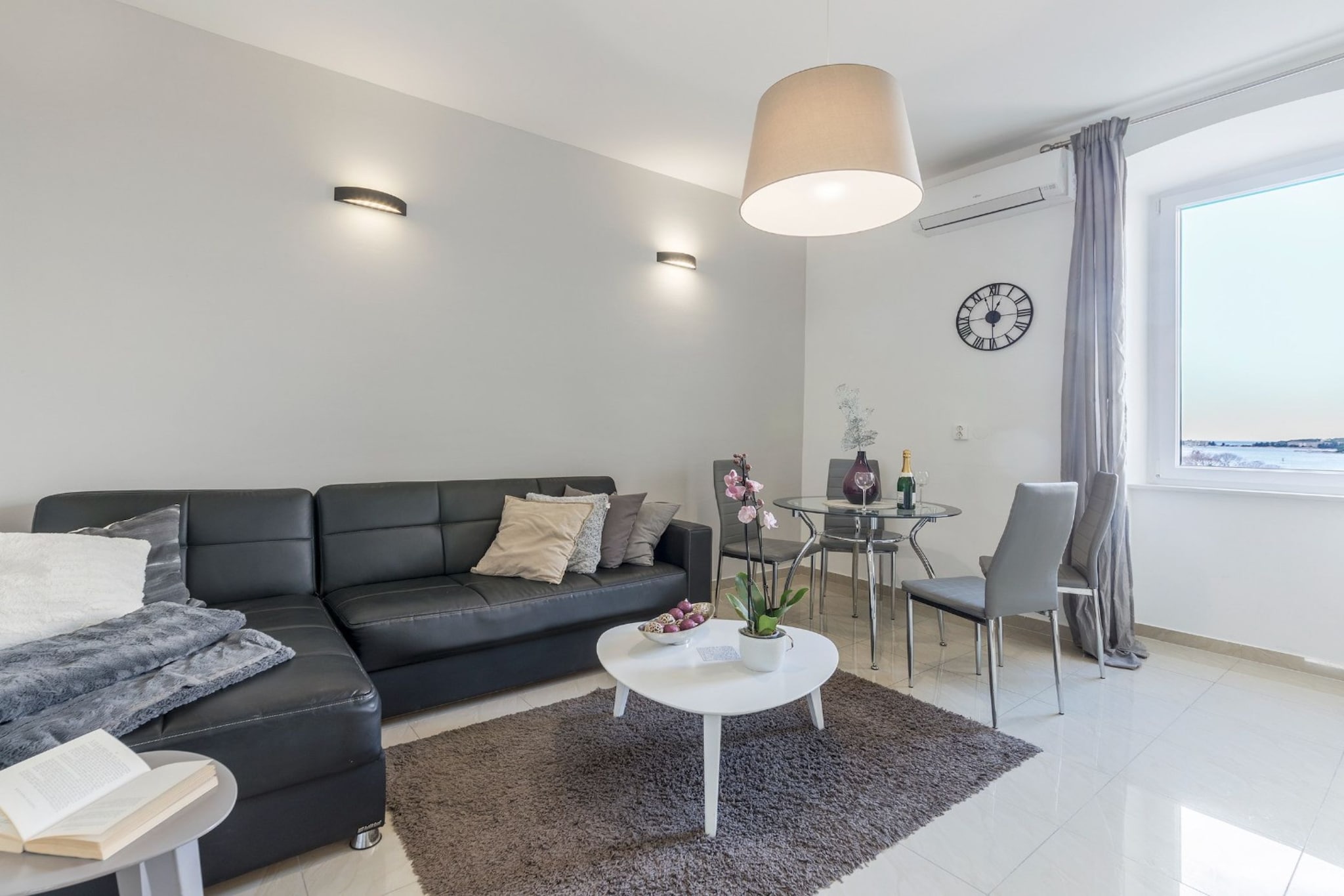 Pula Garden Apartments with Shared Pool - Classic One Bedroom Apartment with Sea View