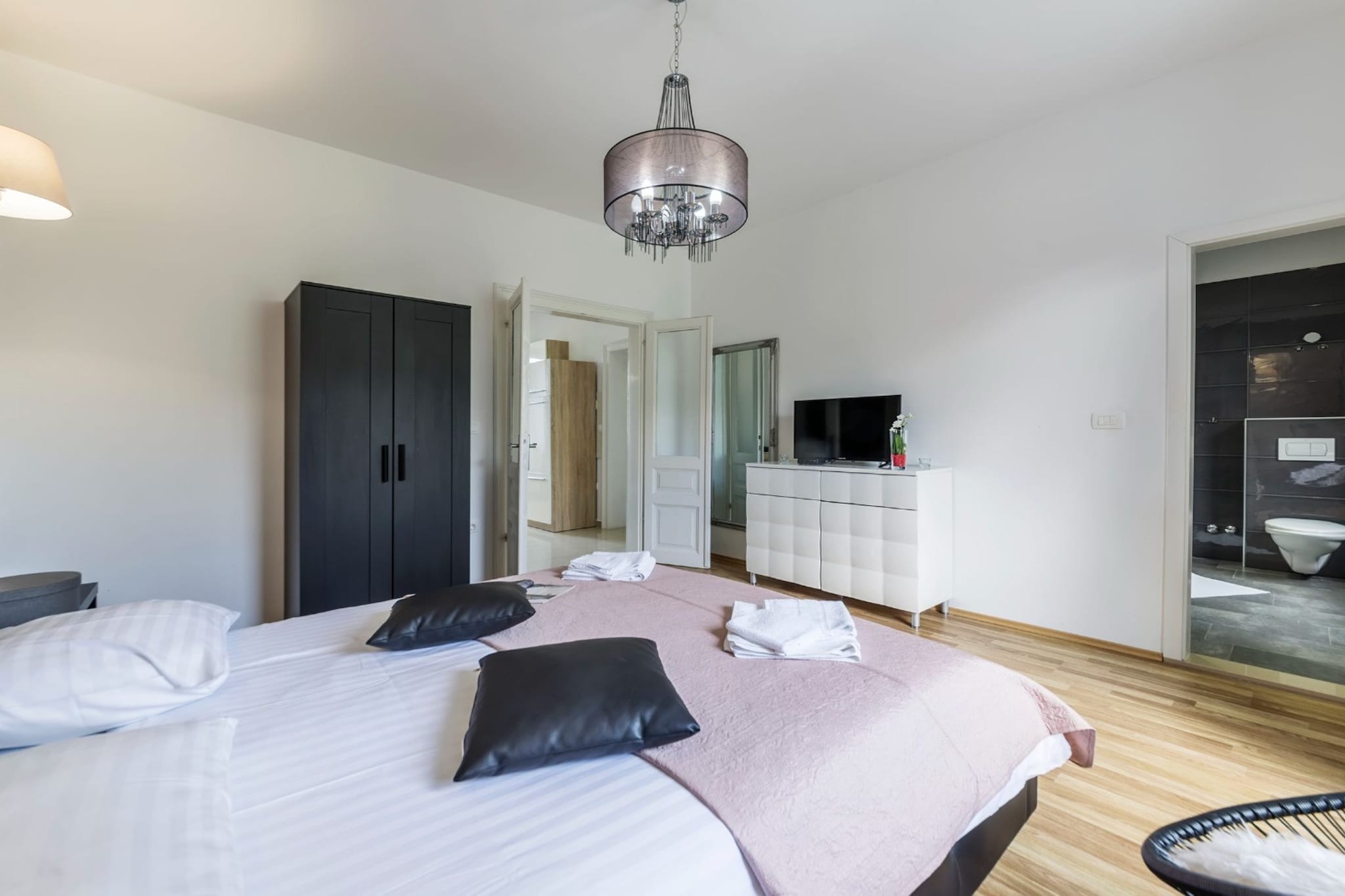 Pula Garden Apartments with Shared Pool - Classic One Bedroom Apartment with Sea View - Schlafzimmer