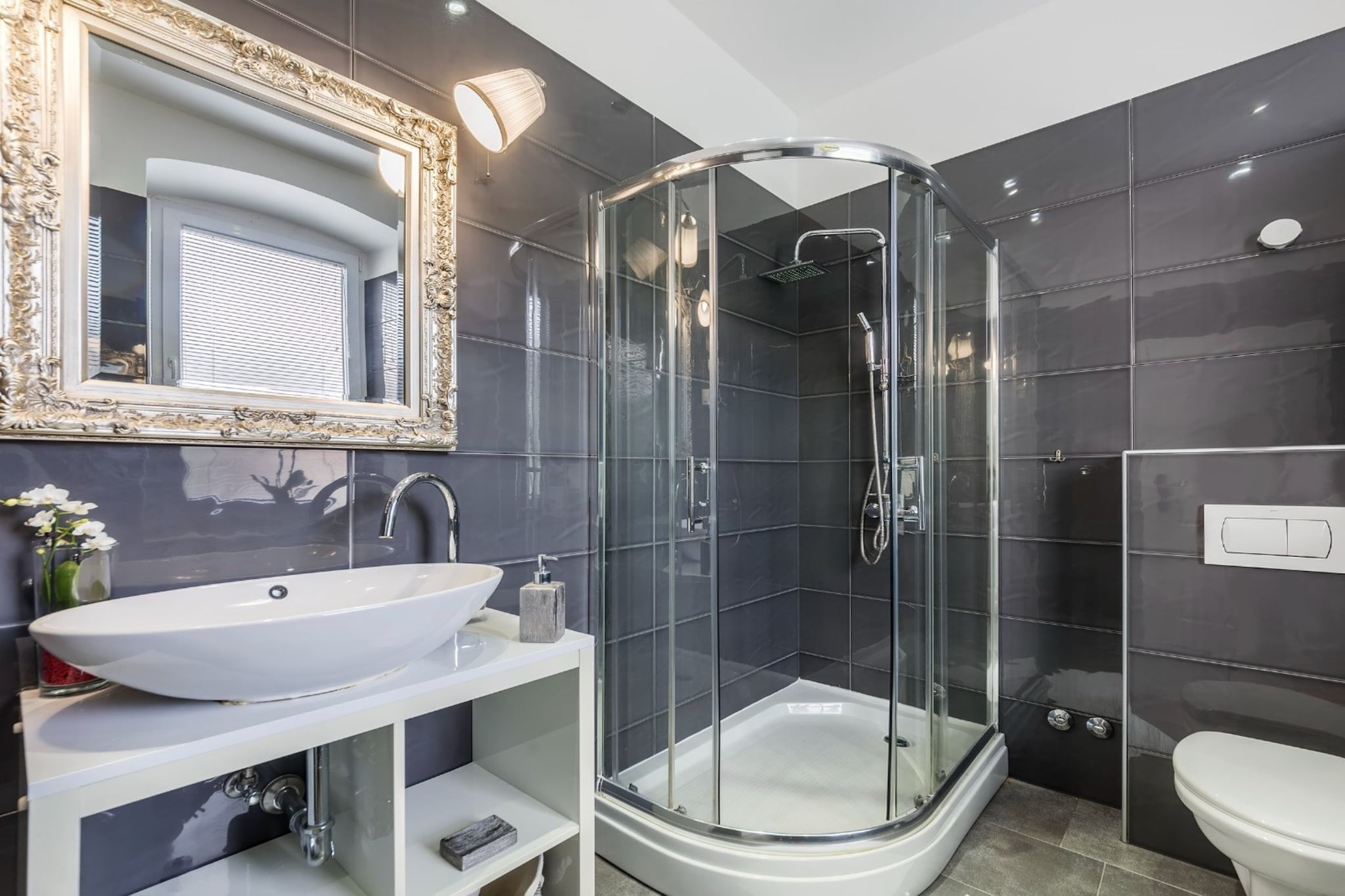 Pula Garden Apartments with Shared Pool - Classic One Bedroom Apartment with Sea View - Badezimmer