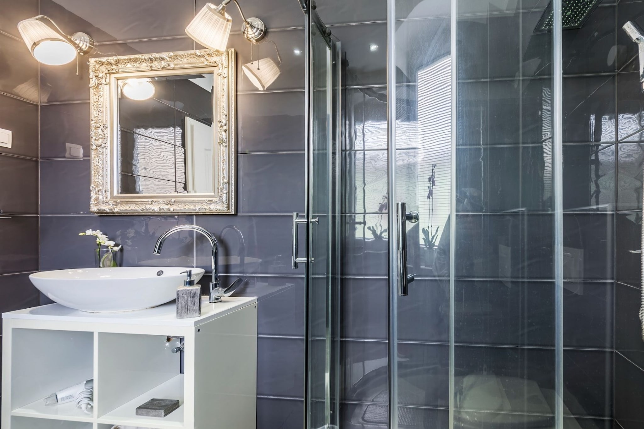 Pula Garden Apartments with Shared Pool - Classic One Bedroom Apartment with Sea View - Badezimmer