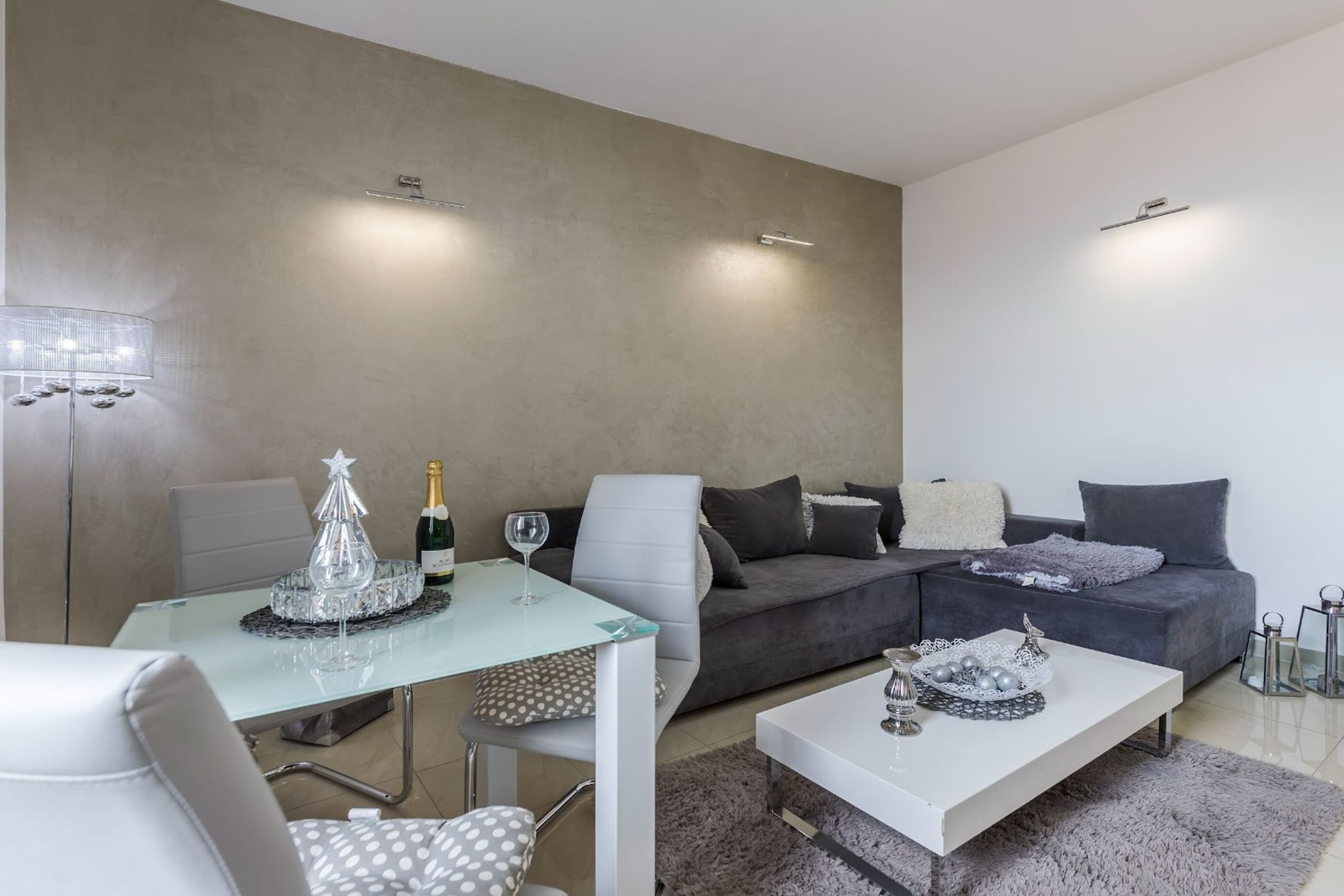 Pula Garden Apartments with Shared Pool - Comfrot One Bedroom Apartment with Sea View