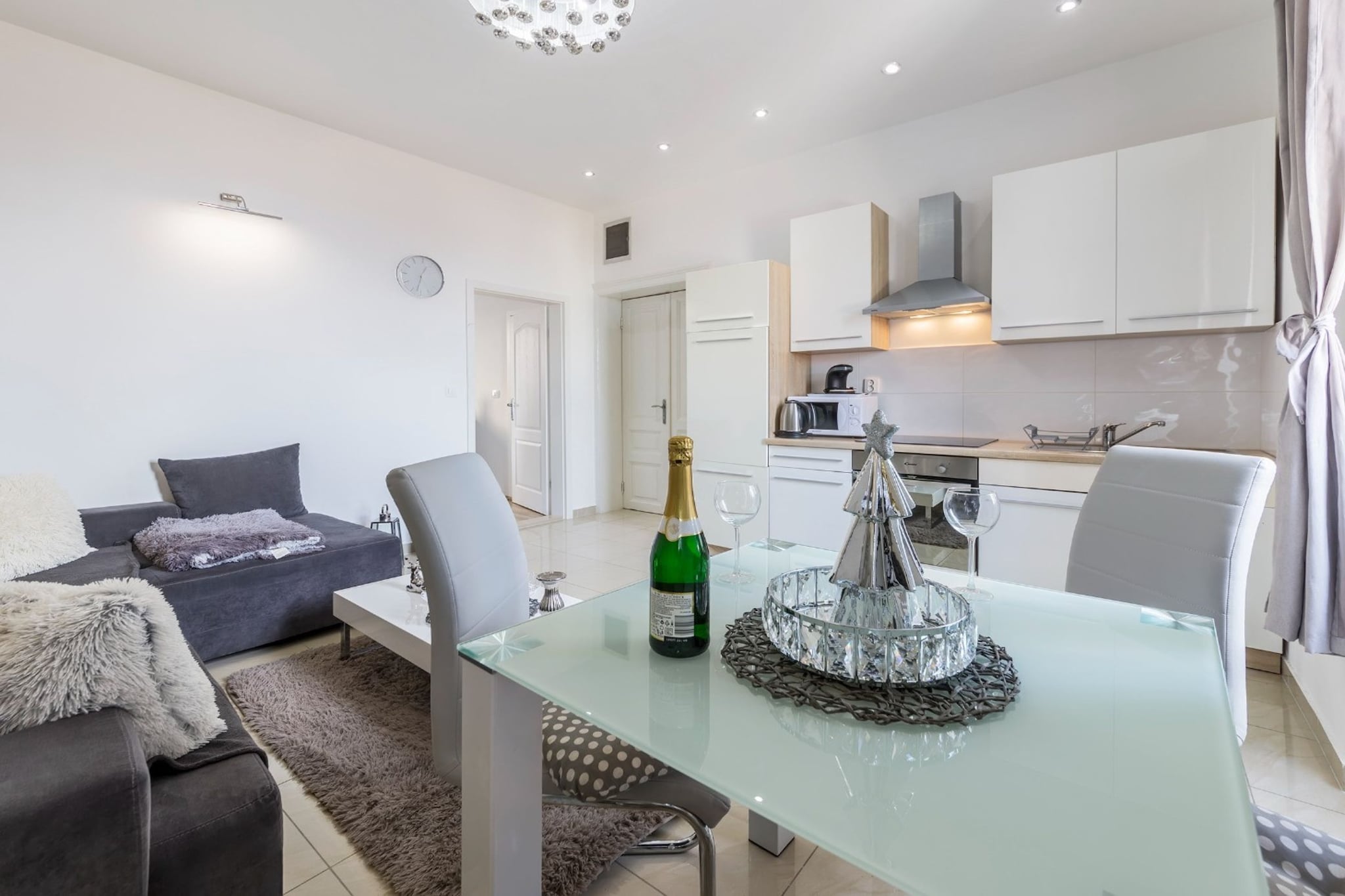 Pula Garden Apartments with Shared Pool - Comfrot One Bedroom Apartment with Sea View
