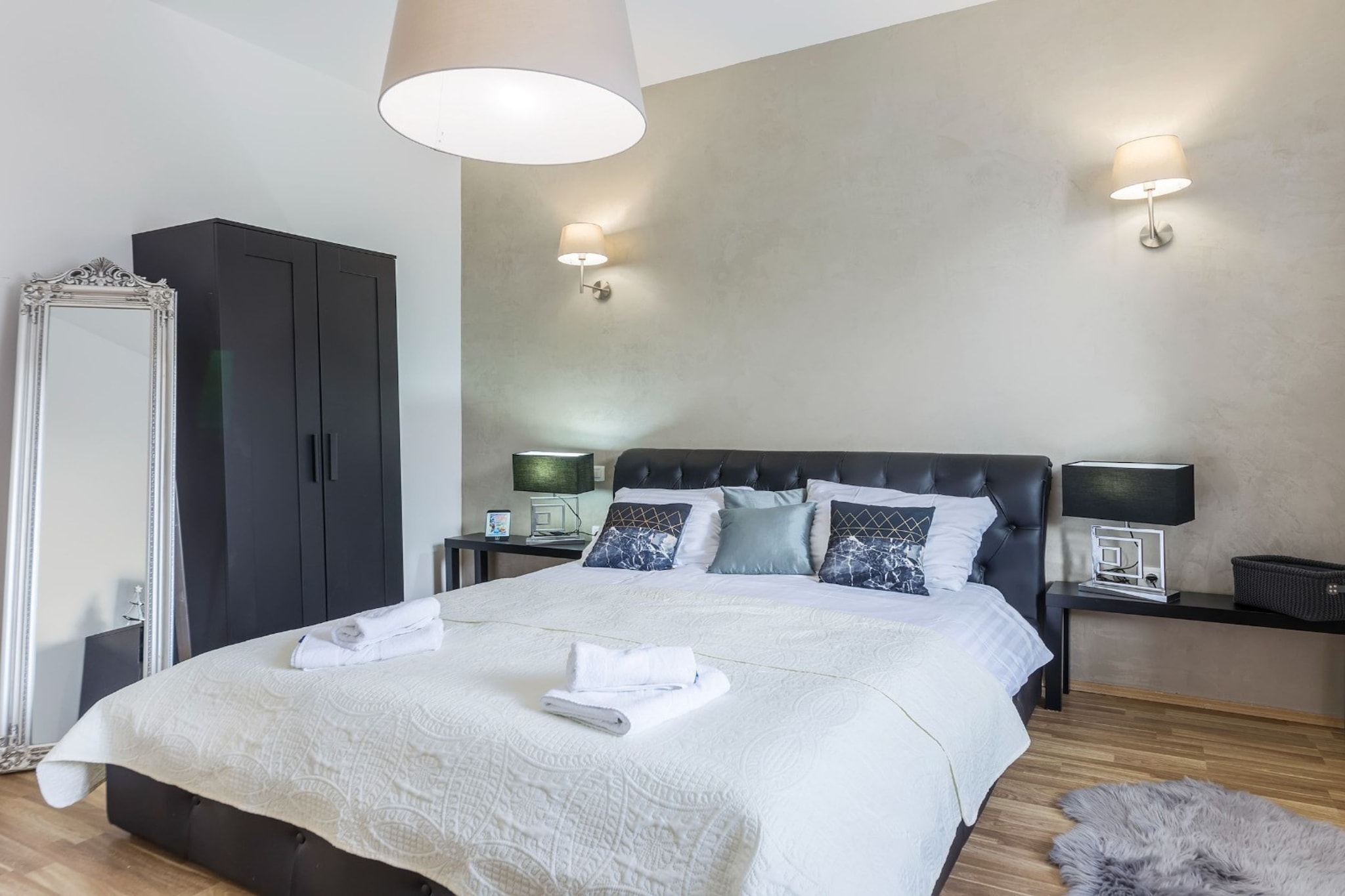 Pula Garden Apartments with Shared Pool - Comfrot One Bedroom Apartment with Sea View - Schlafzimmer