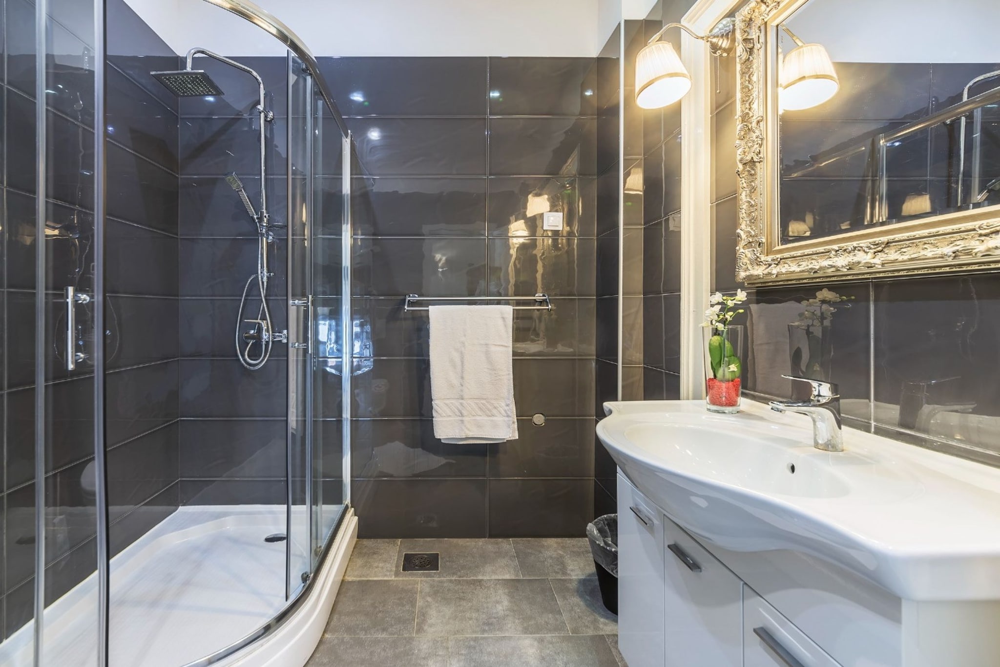 Pula Garden Apartments with Shared Pool - Comfrot One Bedroom Apartment with Sea View - Badezimmer