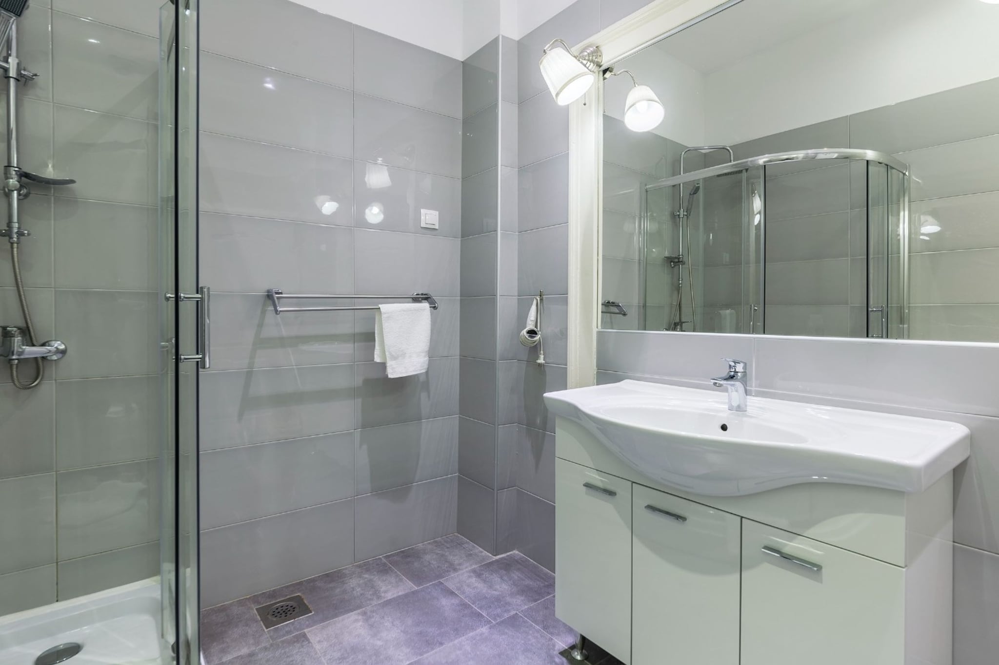Pula Garden Apartments with Shared Pool - Standard One Bedroom Apartment with Sea View - Badezimmer