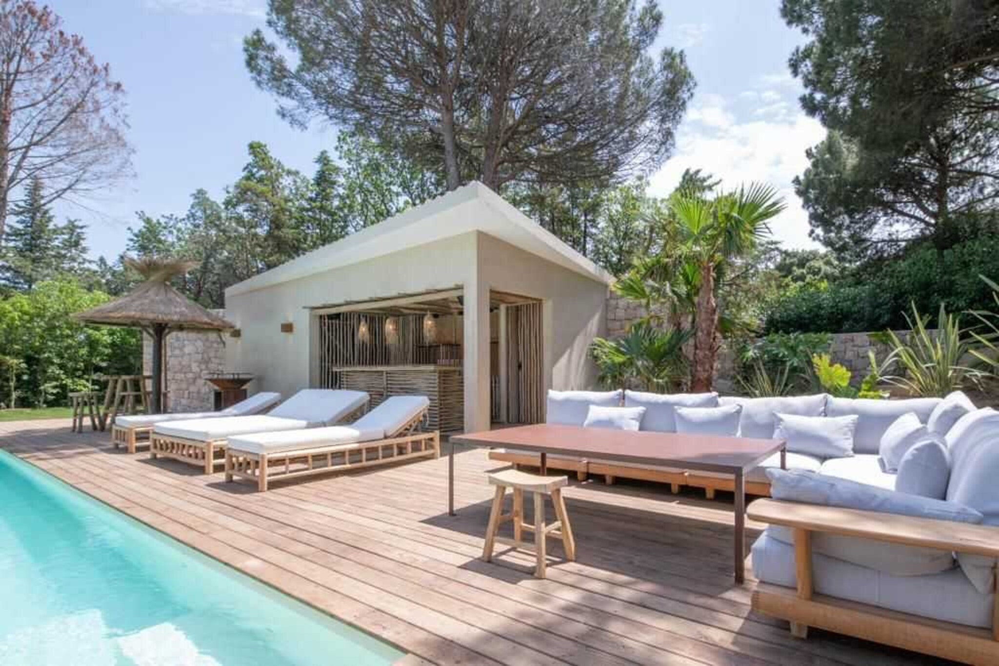 Prestige Villa a/c 12P with Pool & Lounge