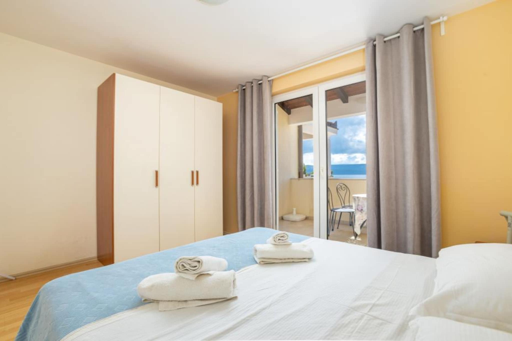 Apartments Radevenjić - Standard One Bedroom Apartment with Sea View and Terrace