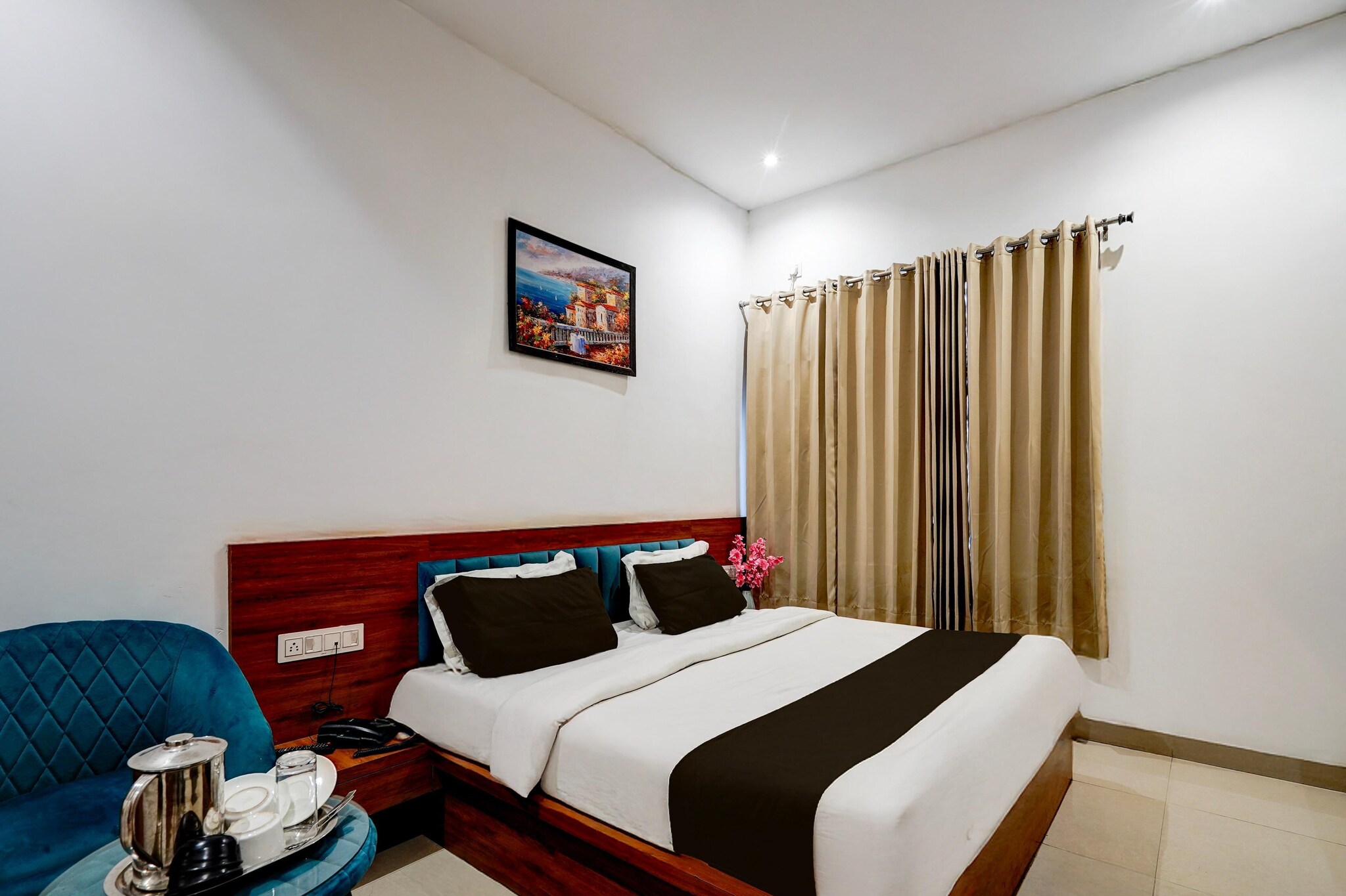 Enjoy a comfortable and hassle-free experience at our thoughtfully designed property. Each room is equipped with modern amenities, cozy bedding, and elegant decor to make you feel right at home. Located conveniently with easy access to public transport and major attractions, it's perfect for both business and leisure travelers. Cleanliness and guest comfort are our top priorities, and our team is available 24/7 to assist you throughout your stay.
1.Unmarried couples are warmly welcome at this property.
2. Guests with local ID proof are warmly welcome.
3.Foreign guests are welcome and allowed to stay at this property without any restrictions
4.Early Check-In Policy: A full day’s room rate will be charged for check-ins before 6:00 AM. Complimentary early check-in is available between 6:00 AM and 10:00 AM, subject to room availability.
5.Check-in is only available to guests aged 18 and above. Please provide a government-issued ID to confirm your age.