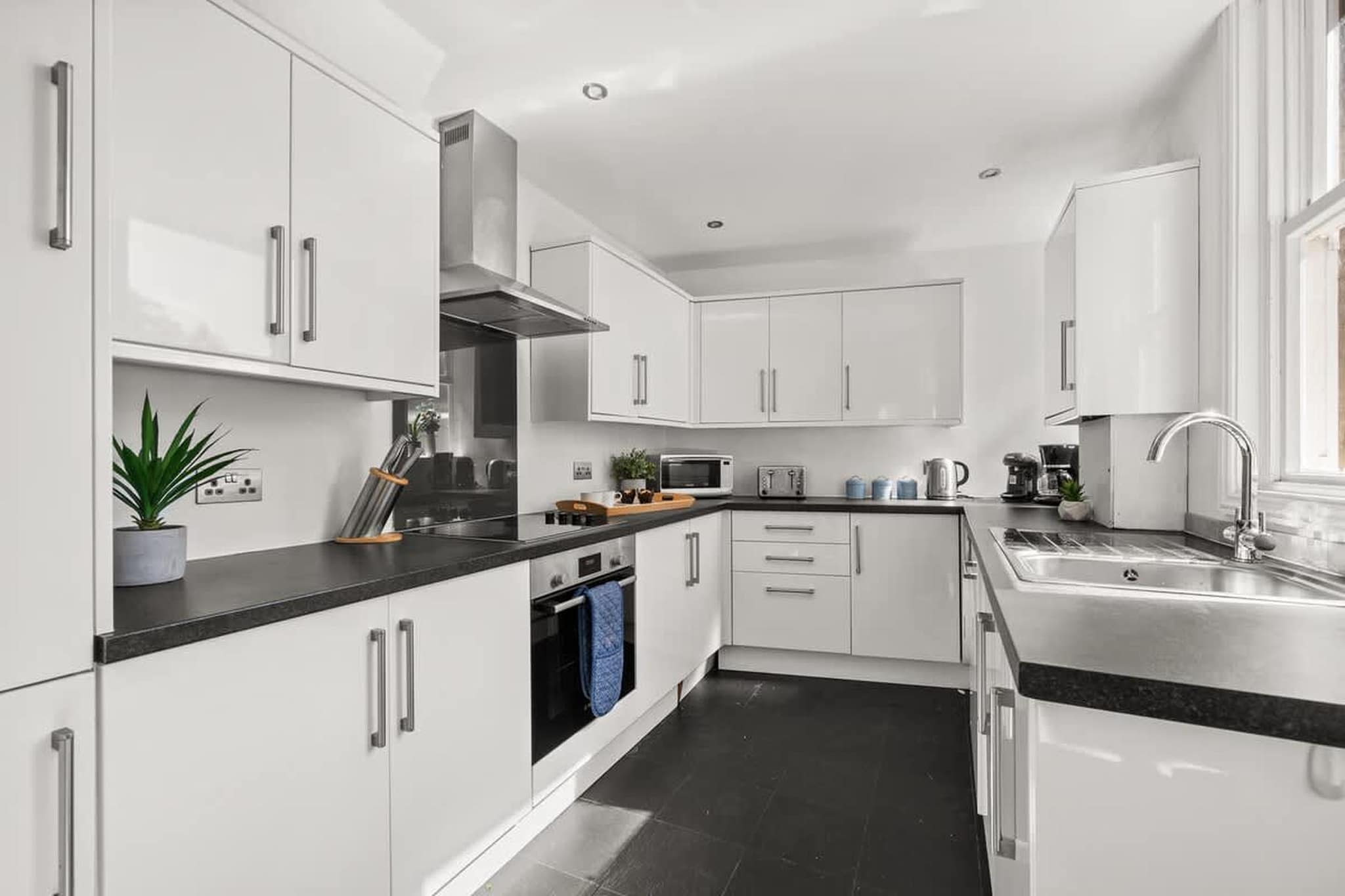 Spacious Family Home with Garden