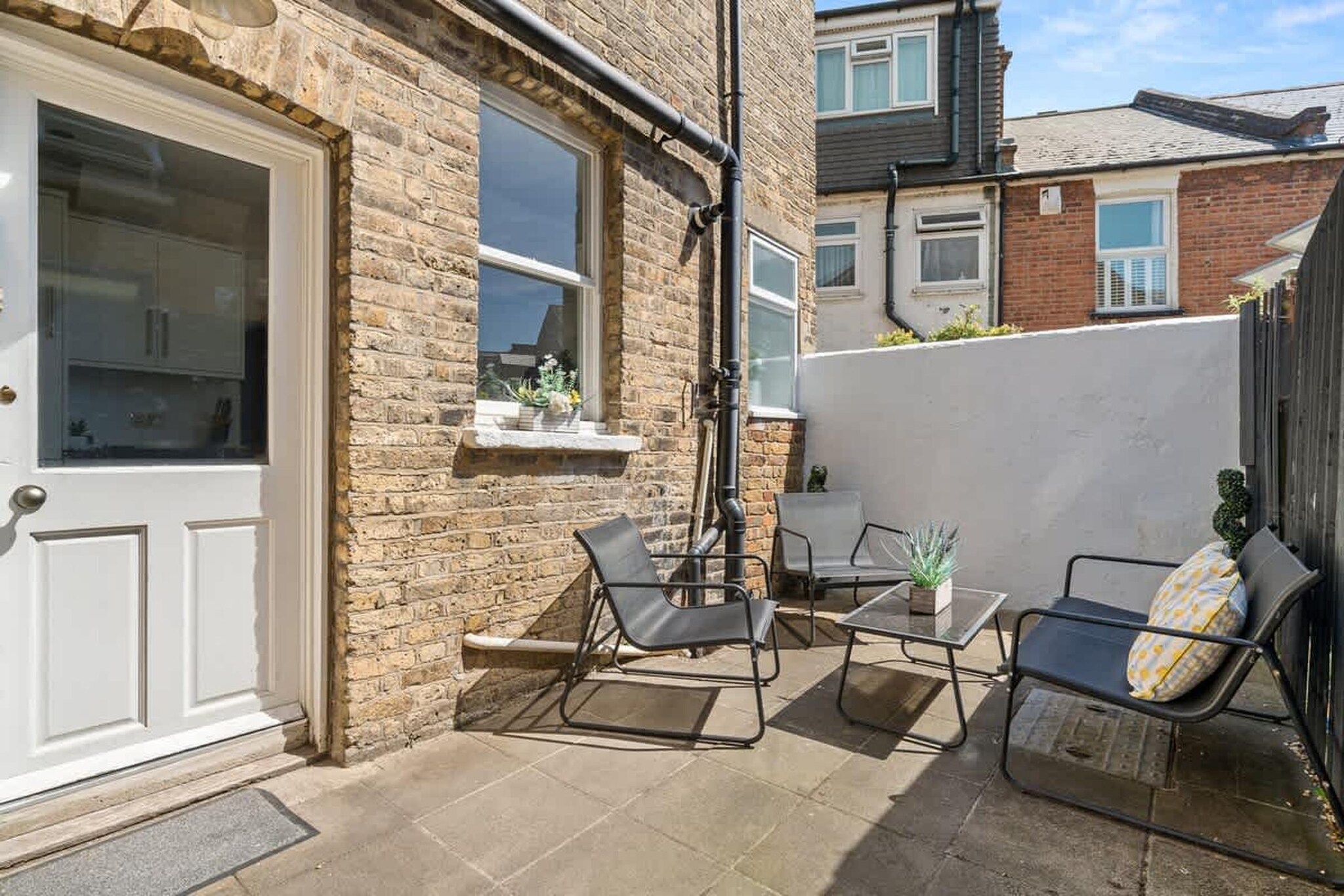 Spacious Family Home with Garden