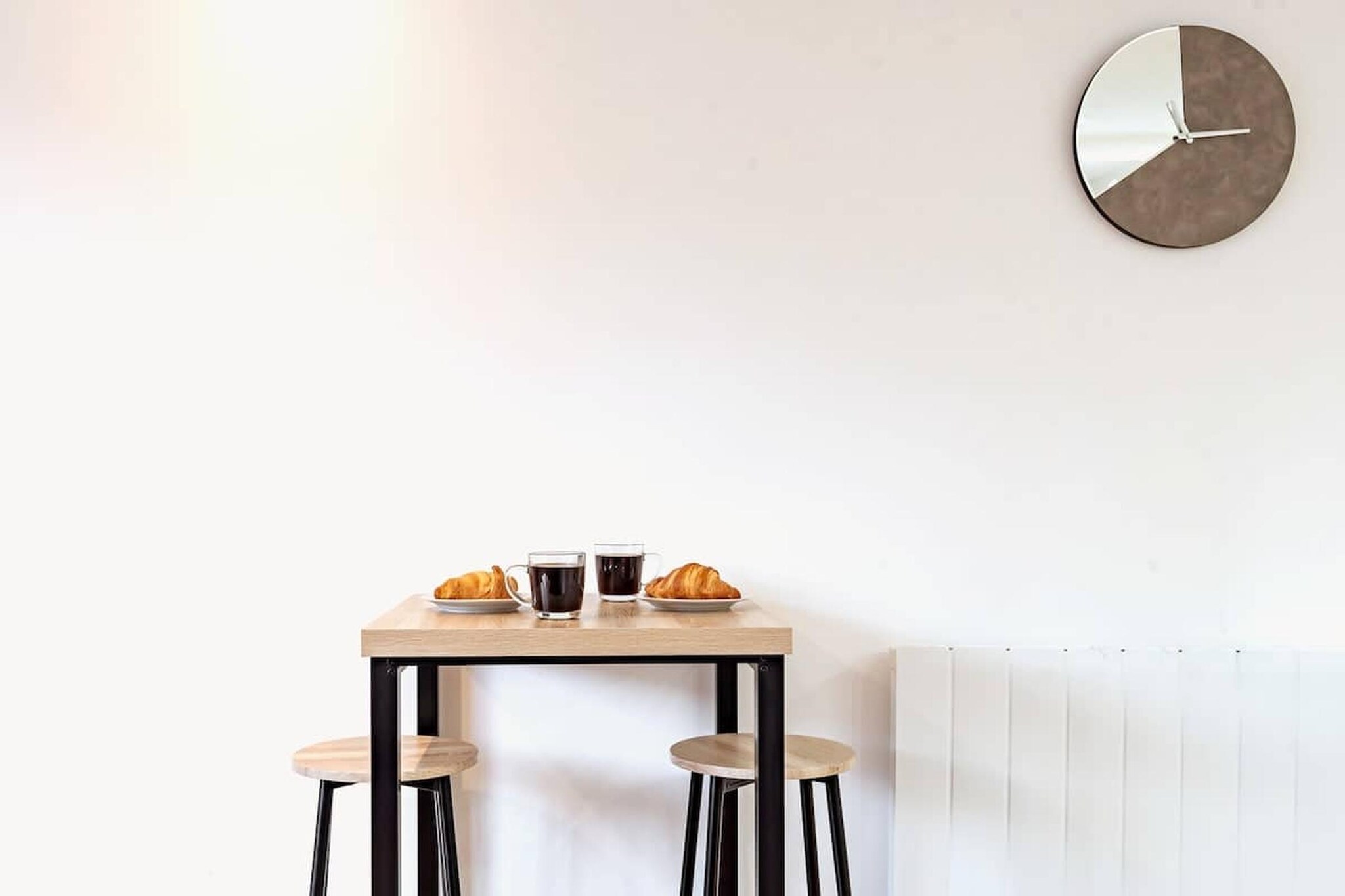 2-Bedroom Newbury Apartment for 7