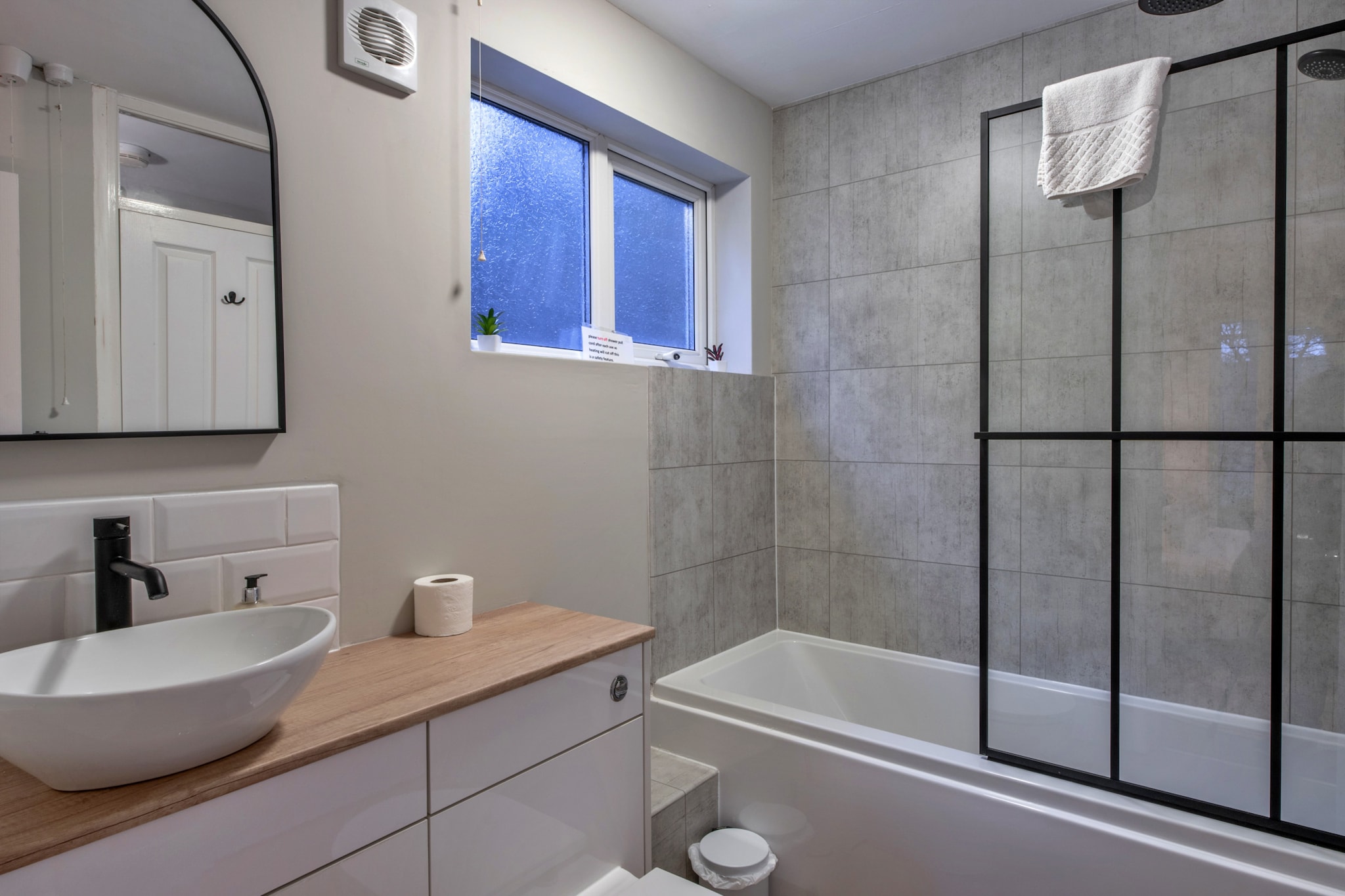 Toblerone Lodge - Badezimmer