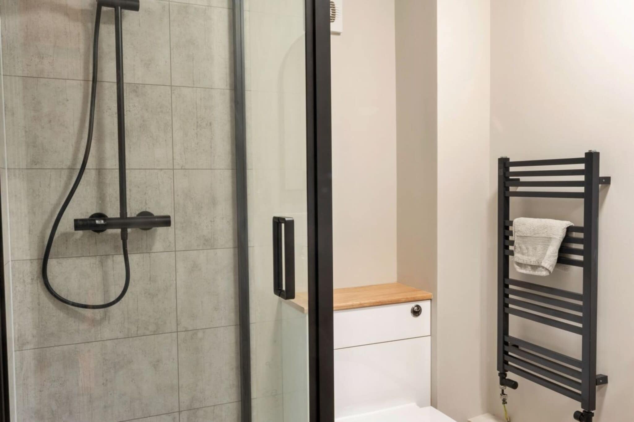 Toblerone Lodge - Badezimmer