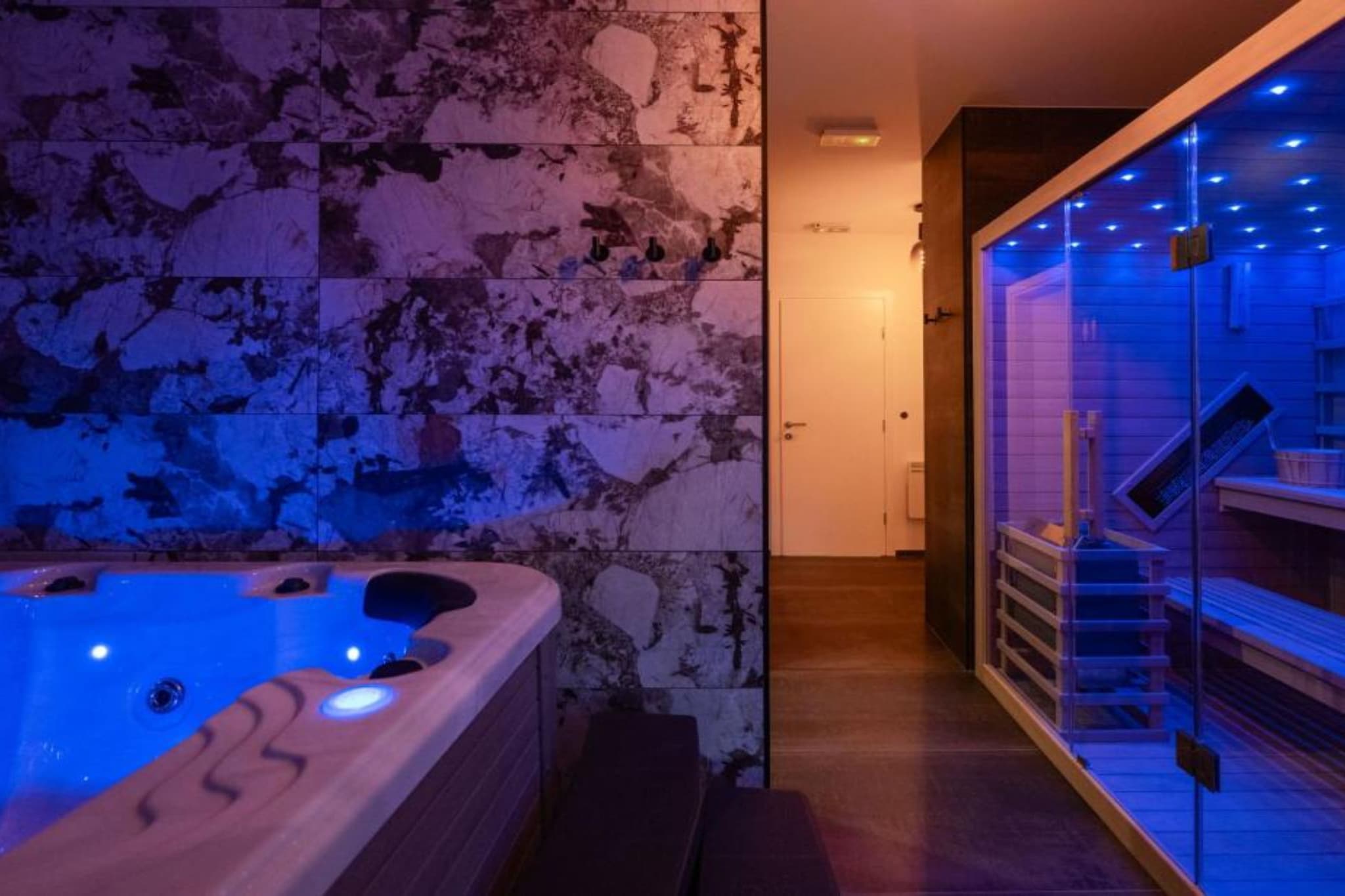 Apartments Villa Wood - Two Bedroom Apartment with terrace and pool view  ( W1 ) - Schwimmbad