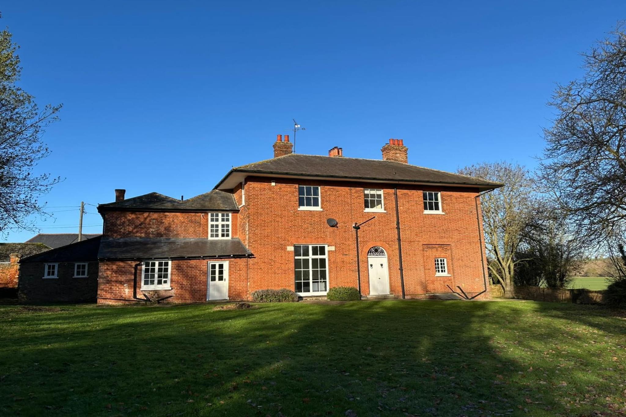 Clavering Hall - Buitenkant zomer