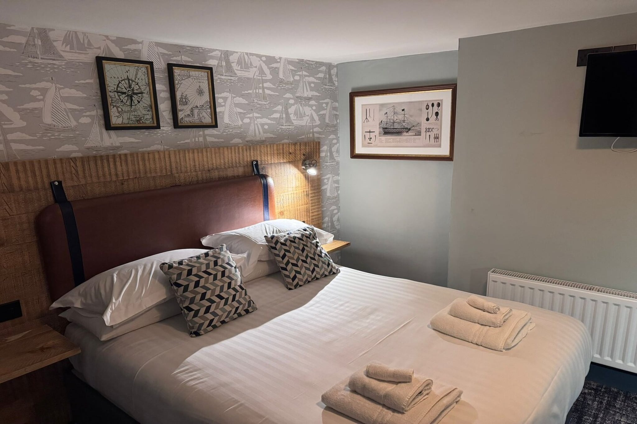 Deluxe Double or Twin Room
