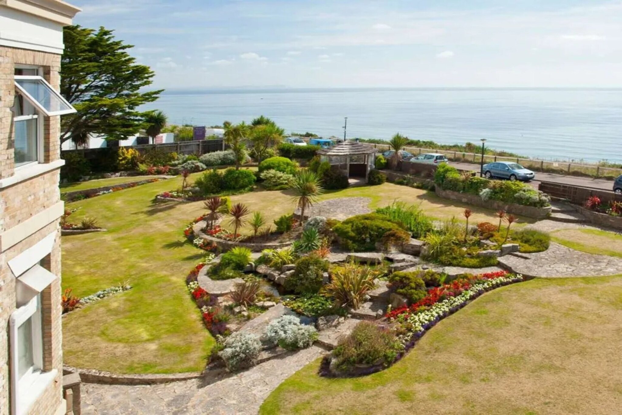 You might be eligible for a Genius discount at Bournemouth Carlton Hotel By Belvilla. To check if a Genius discount is available for your selected dates sign in. Genius discounts at this property are subject to book dates, stay dates and other available deals. This 3-star Victorian hotel is set high on Bournemouth's East Cliff offers beautiful sea views, gardens and a leisure club. Frederick's Restaurant is set against the striking backdrop of the sea. The nearest beach is just 600 meters away. The bright and airy rooms at Bournemouth Carlton; Best Western Signature Collection have free WiFi access and a 32-inch flat-screen TV. Many rooms have views across the Bournemouth Bay and a balcony, and all feature tea/coffee facilities and a work desk. Guests can enjoy classic cocktails and fine wines in the spacious bar. Fredrick’s restaurant serves a modern British menu and seasonal specials, and full English breakfasts are available daily. The leisure club features a free-form seasonal outdoor swimming pool with a large terrace and bar. Bournemouth Carlton; Best Western Signature Collection is a 10-minute walk from Bournemouth Pier. Bournemouth centre is a 15-minute walk away.