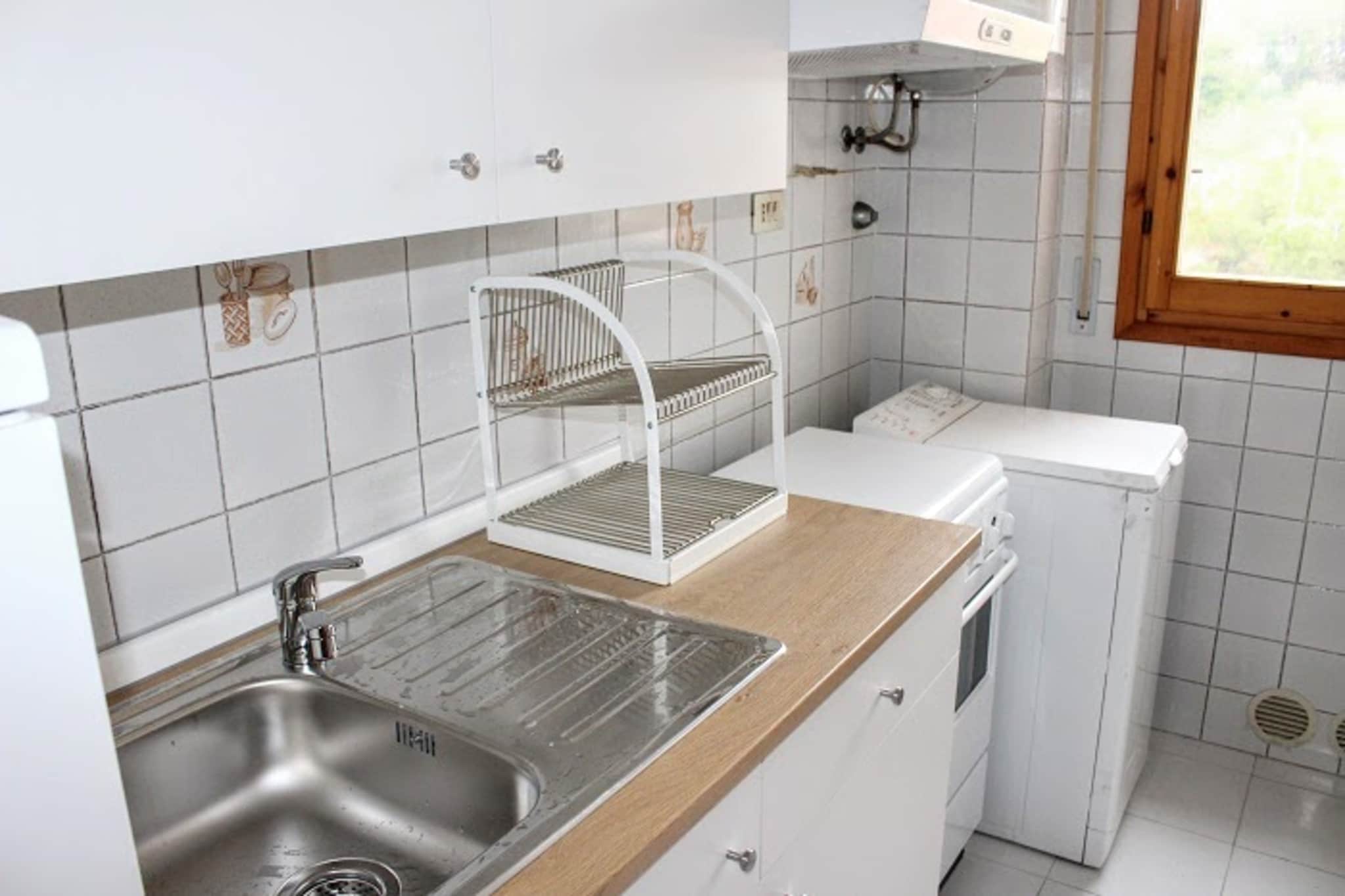 Apartment a stone's throw from the sea