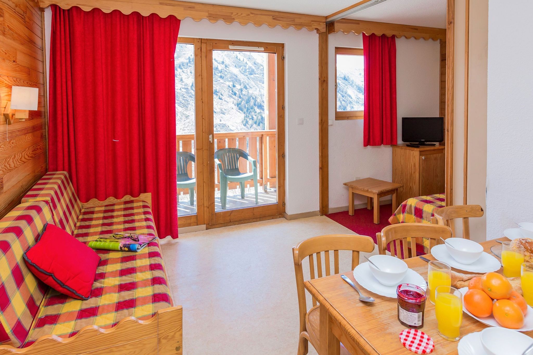 Carefully furnished apartment near the piste and Valmeinier